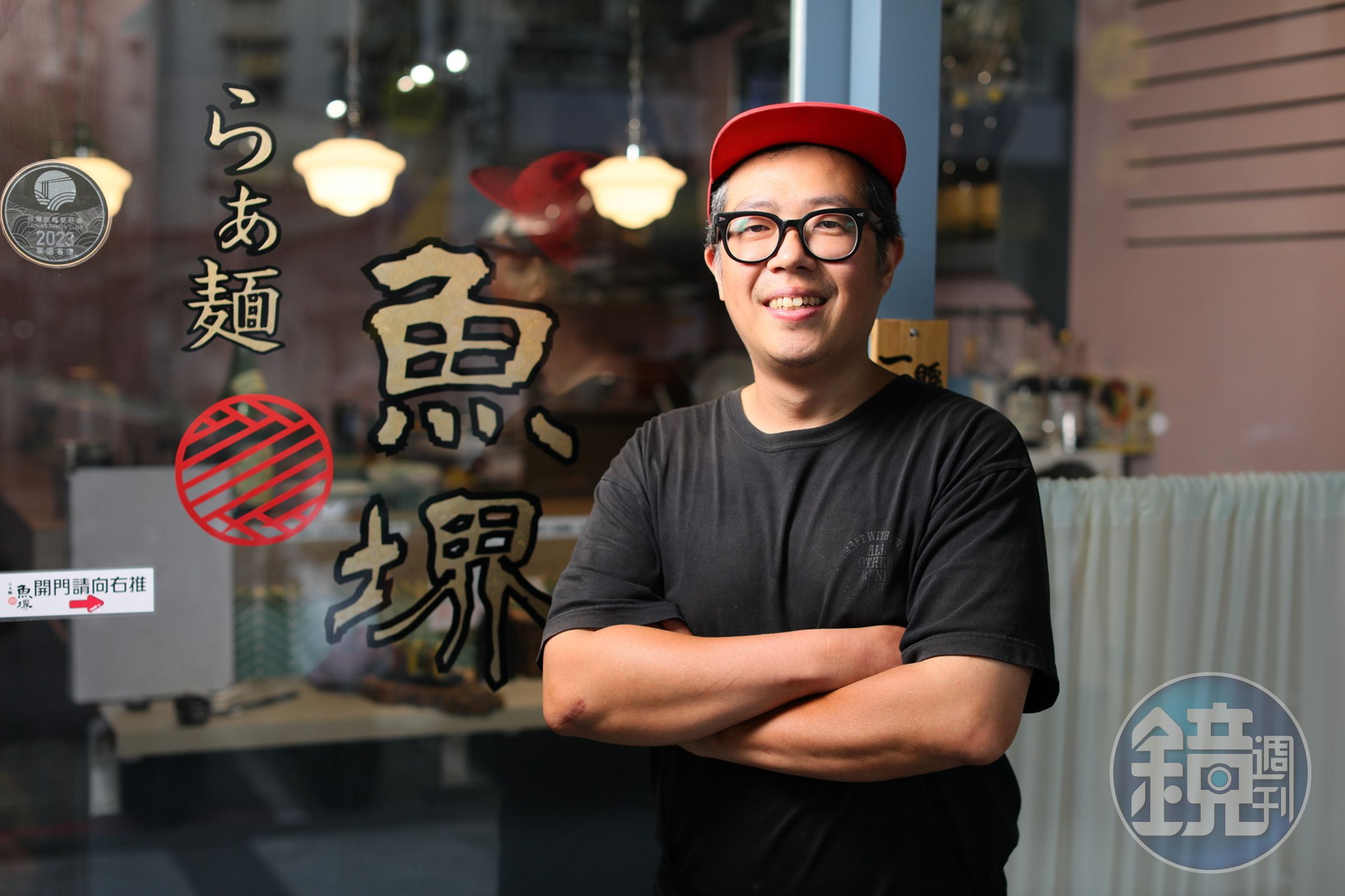 在日本習藝4年的老闆小費不僅練就一身好功夫，更擅長以不影響拉麵本味的創新想法點綴拉麵。