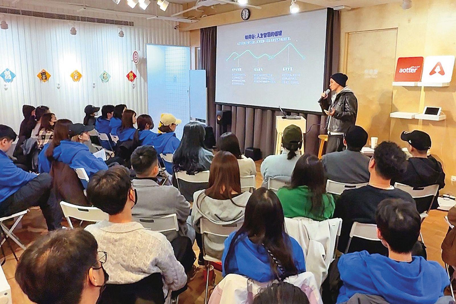 陳銳分享創業經驗，尤其挺過疫情衝擊，成功帶領品牌轉型電商。（翻攝自陳銳IG）