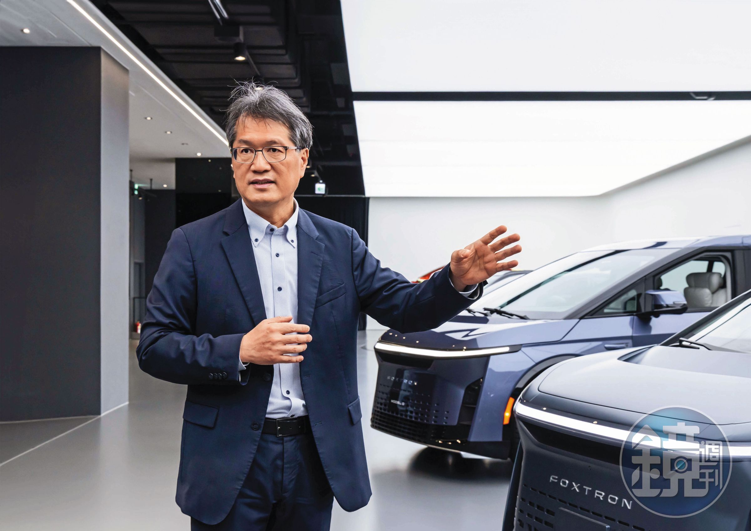 鴻華董事長李秉彥上週接受本刊專訪並親自介紹展示間與即將發表的新車。