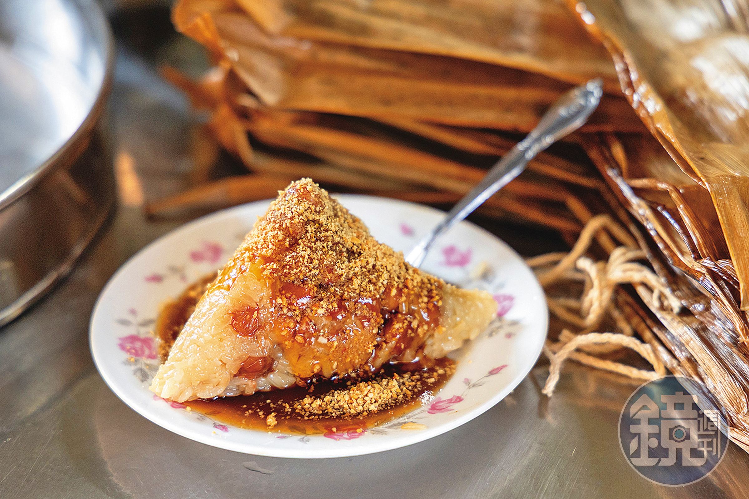 「菜粽」軟糯綿密、米香飽滿，是非常單純的古早味。（35元／個）