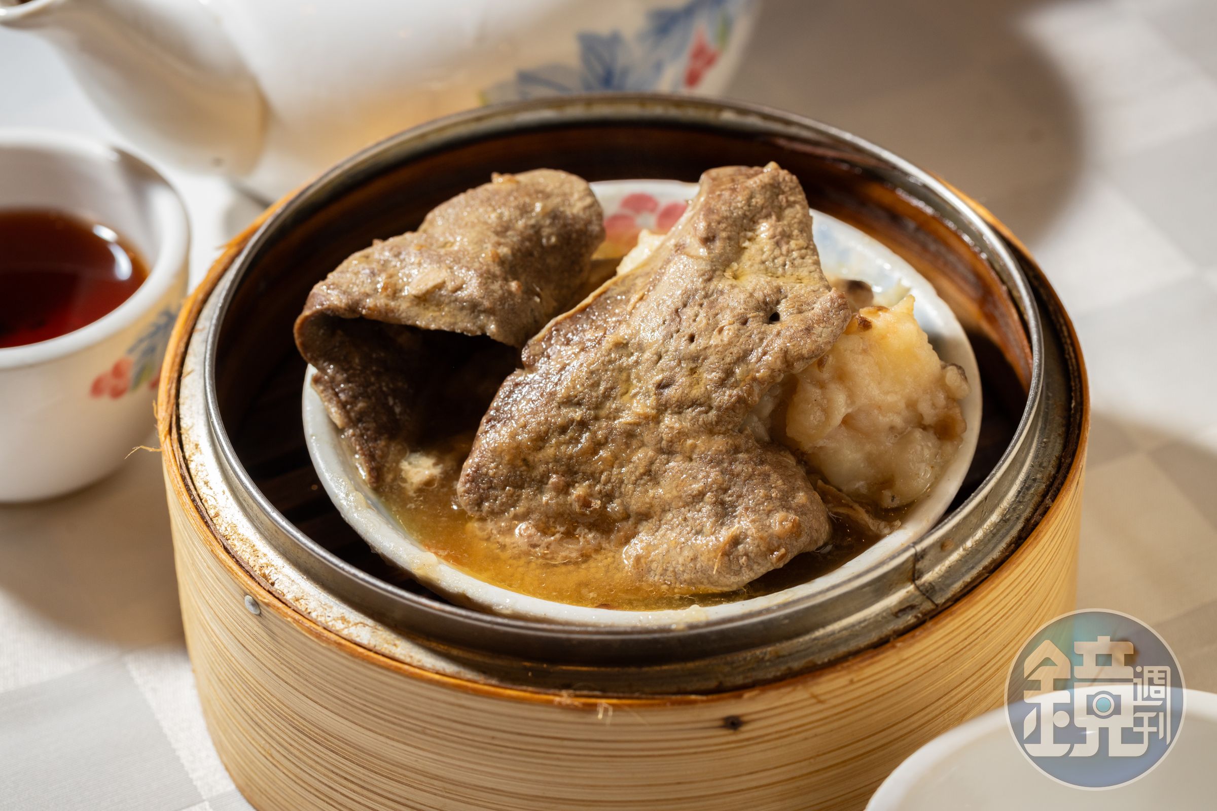 懷舊點心「豬膶釀燒賣」相當鮮甜，豬肝也無異味。（大點，港幣35元／份）