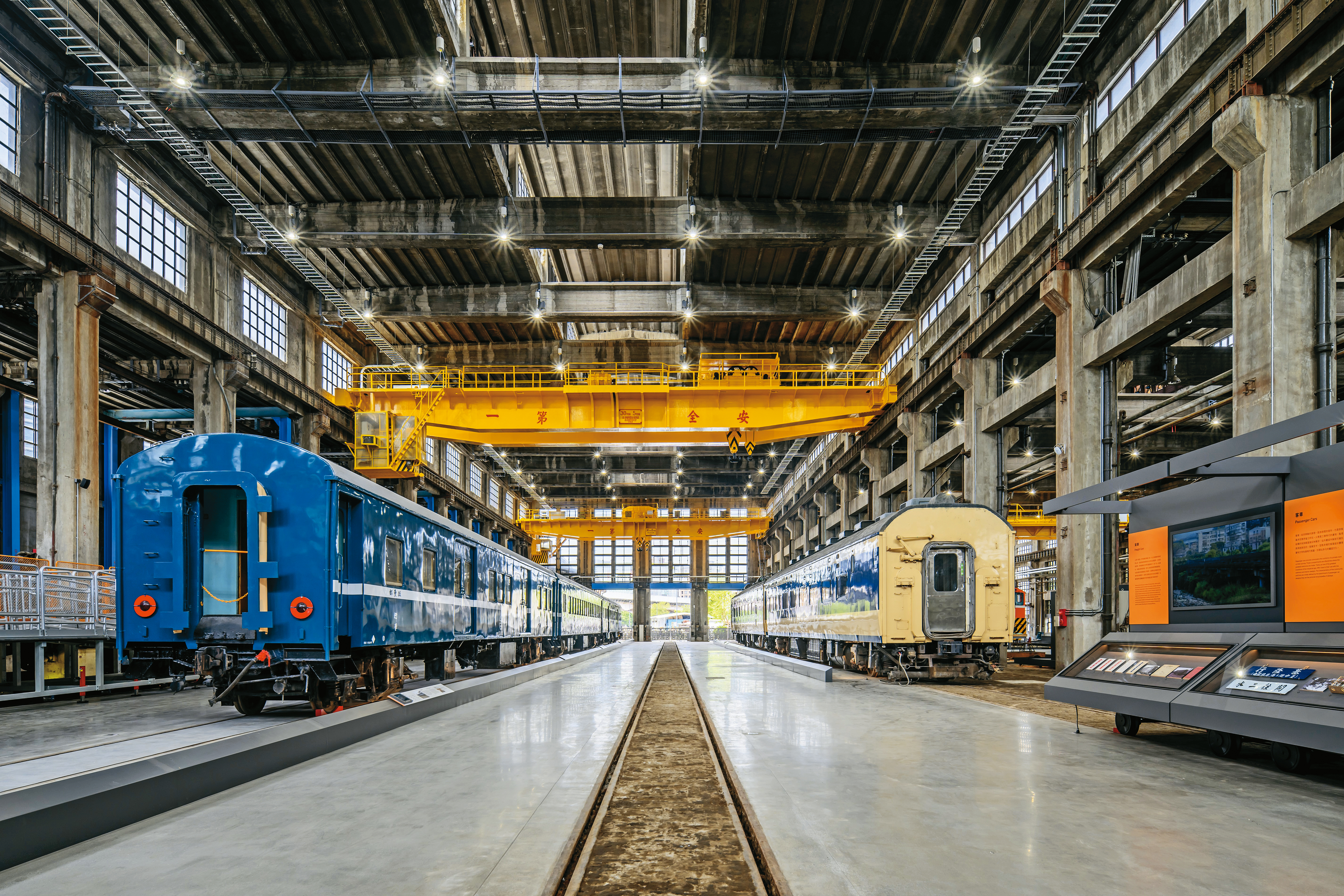 「動力・火車─柴電工場」展示歷經考證修復的典藏車輛。