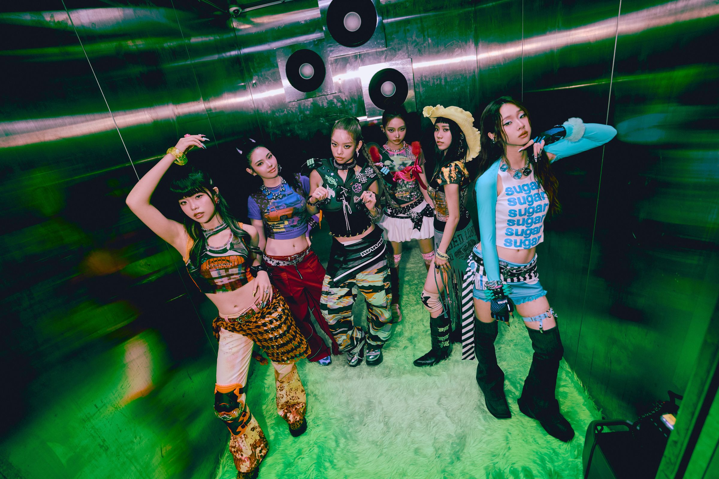 babyMINT推出新單曲〈i〉，（左起）丞妘、Vikky、粼粼、栩栩、品妡及熙妍。（ 圖／華研國際提供）