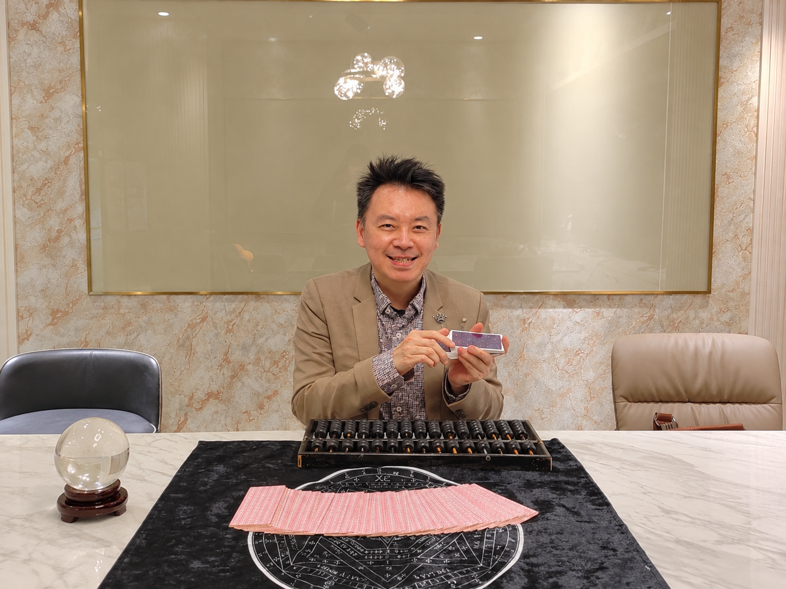 獨家/ 命理師為中秋節開嗆 遭江伯樂批「有失專業」 小孟老師:我過得比你好!