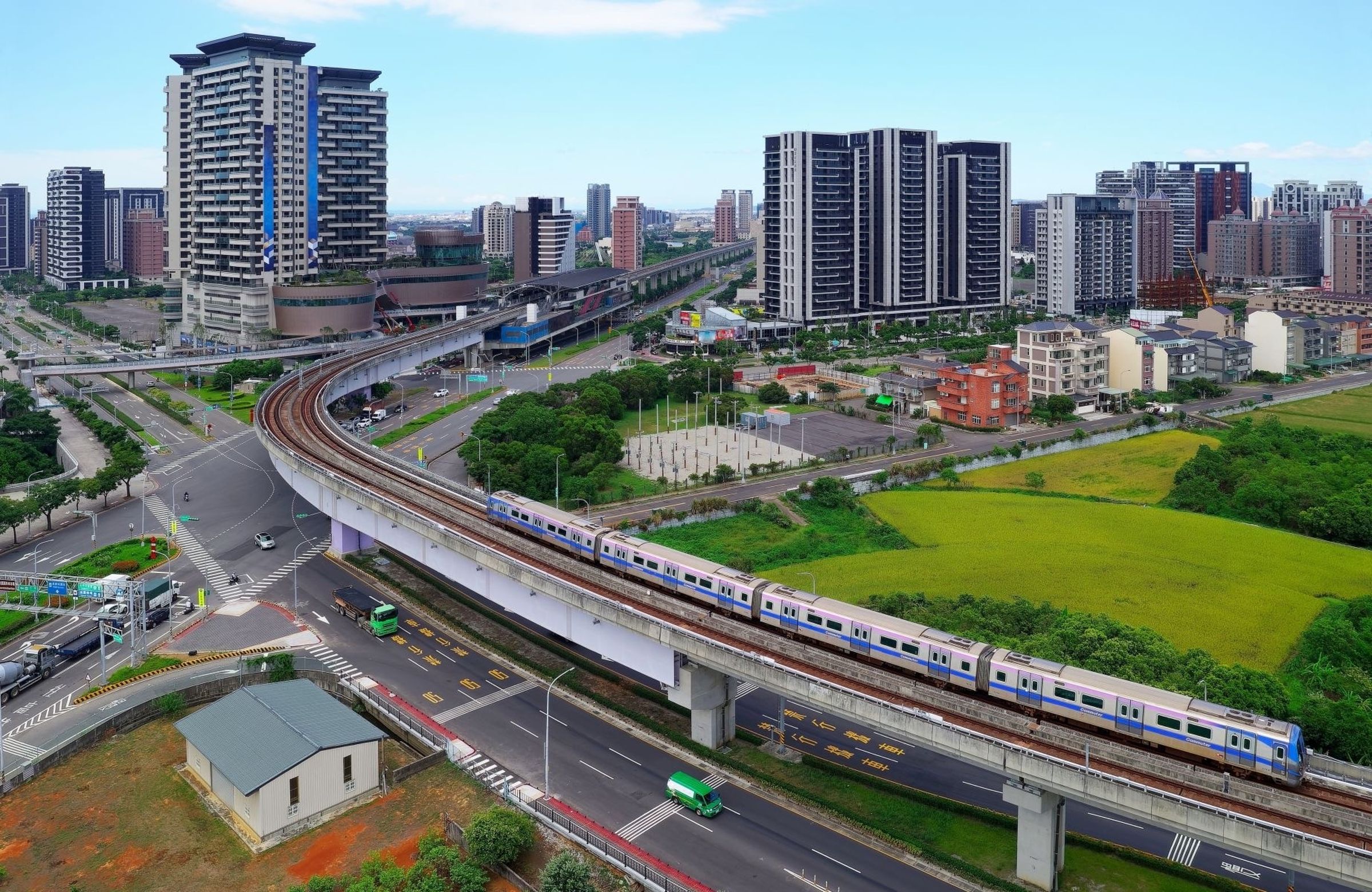 從高鐵到捷運，軌道經濟串起「桃園市」新生活，成為年輕人成家首選熱區。（永慶房產集團提供）