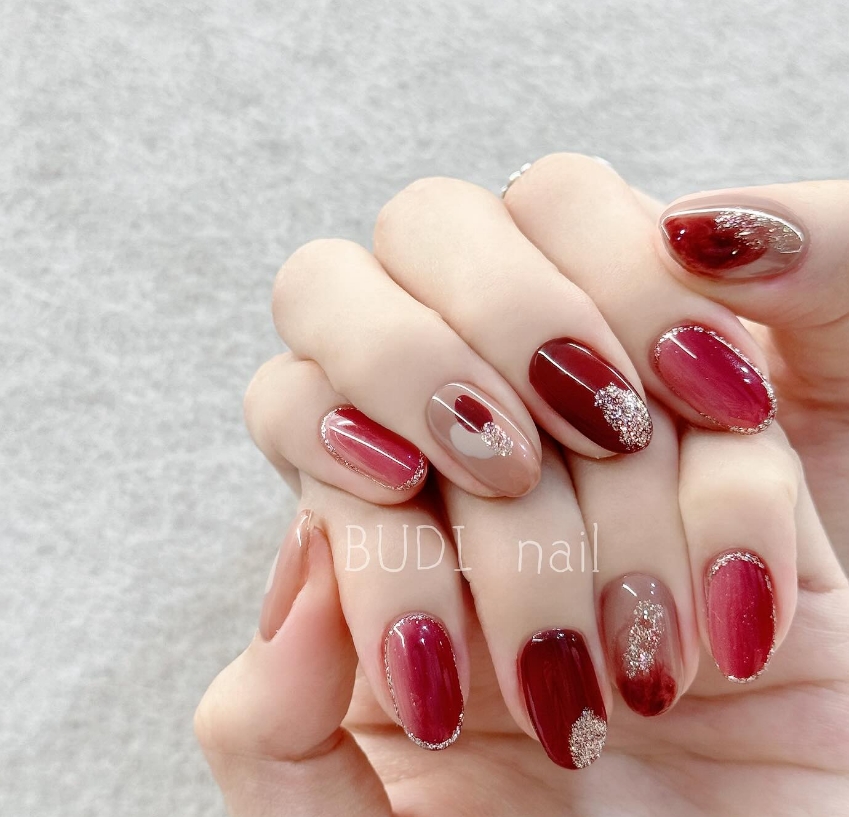 台灣美甲師「卜滴BUDI」作品。（翻攝自bu.di.nail IG）