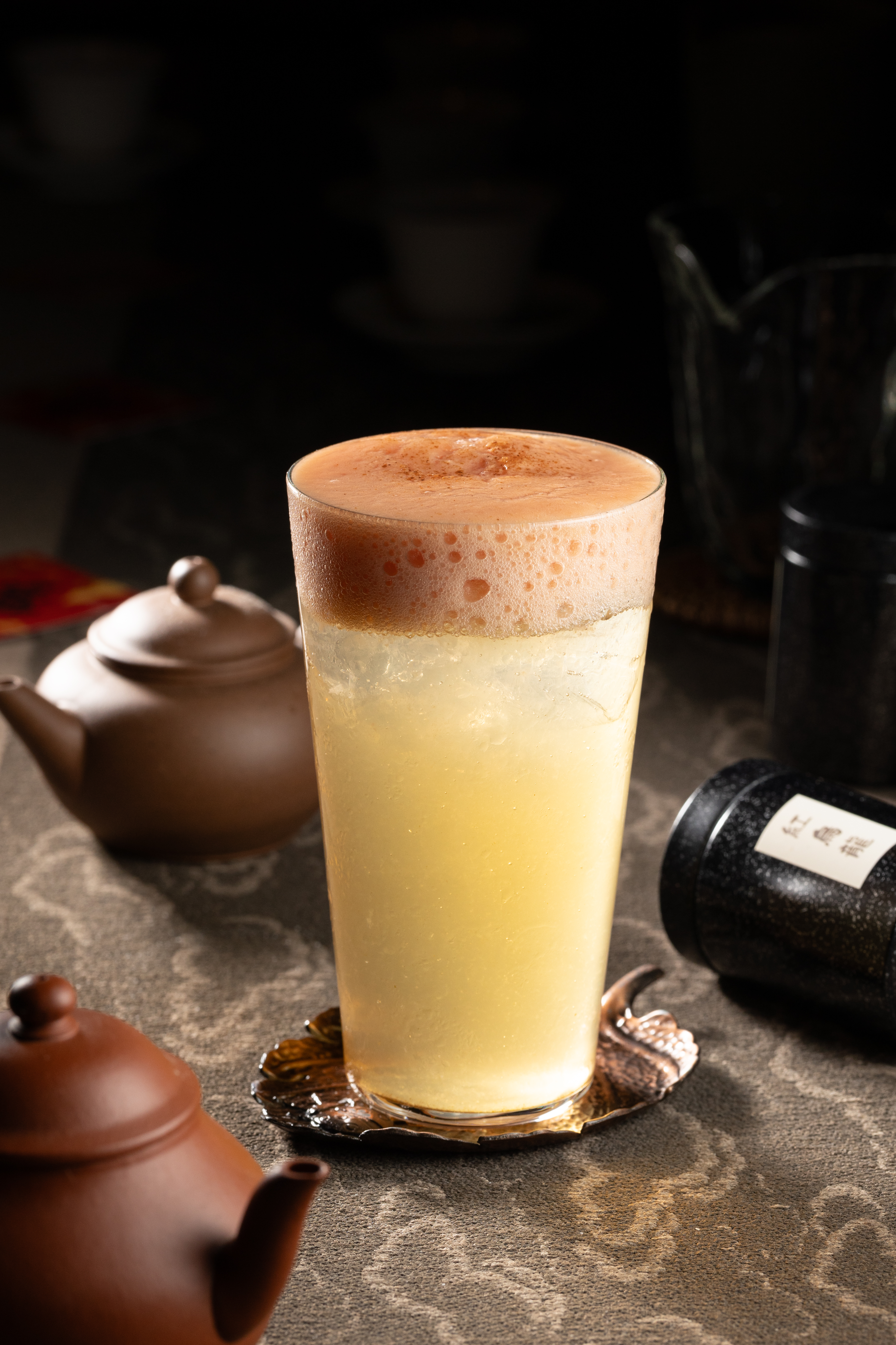 茶酒中酒感較輕的「探春令」，上層是紅心芭樂泡沫。（400元／杯）