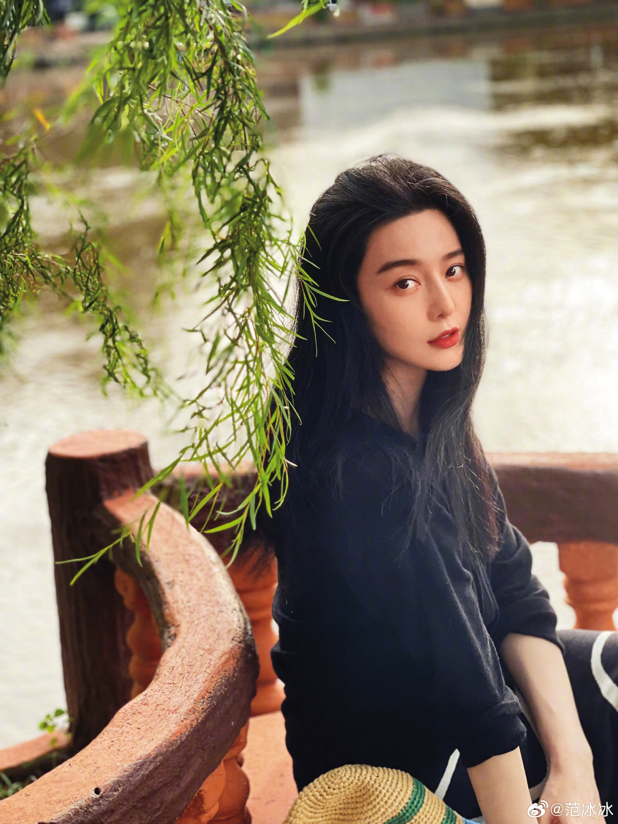 范冰冰來台看中醫,也跟前男友李晨來台醫美。(翻攝自范冰冰微博)