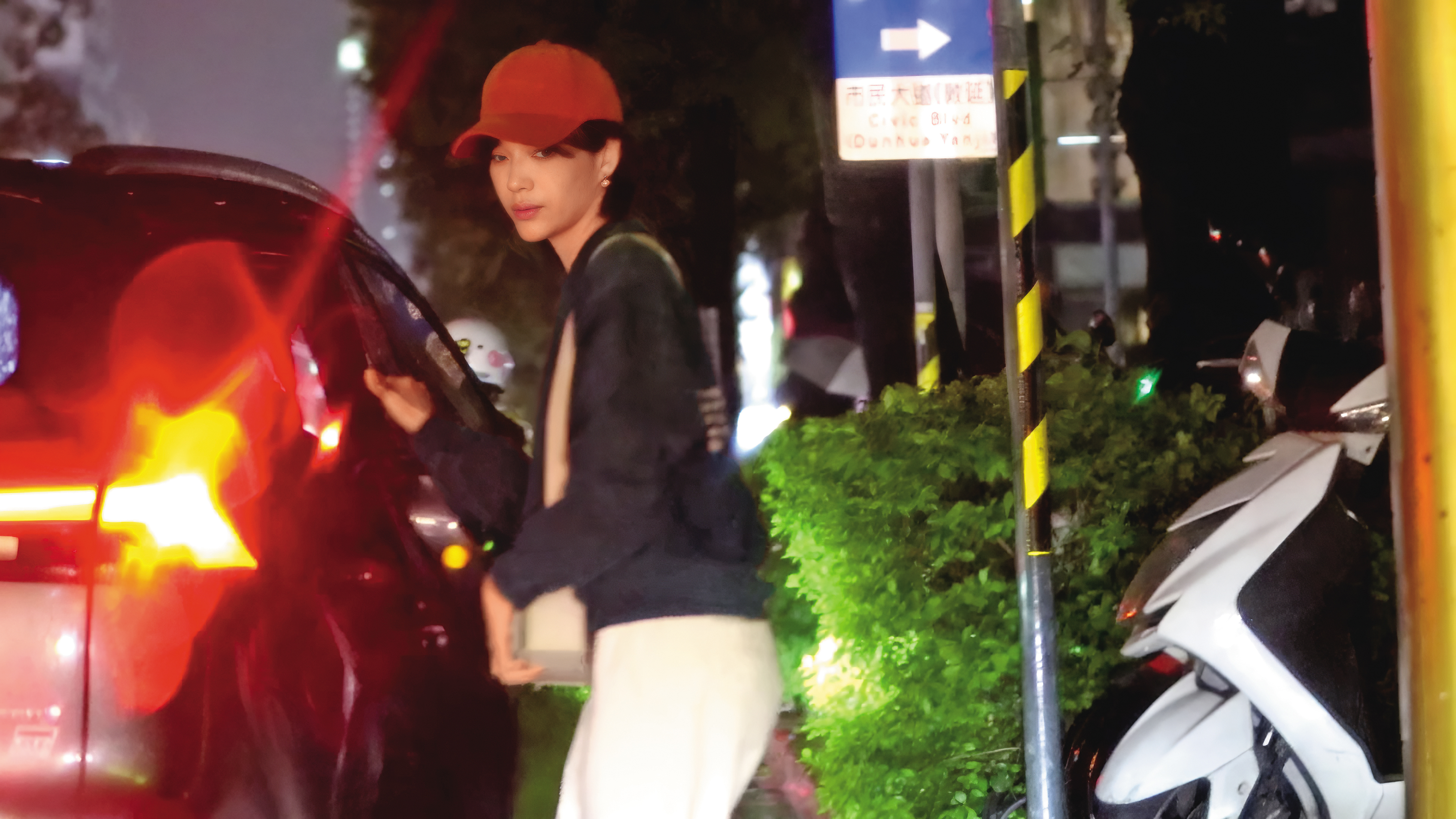 11/11 21：30蔡淑臻出席《村裡來了個暴走女外科2》殺青酒，竟然遇上鳳凰颱風。