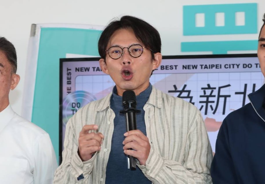 黃國昌爆出政治狗仔風波,前《中央社》記者謝幸恩一人分飾兩角挨告背信。(鏡報林煒凱)