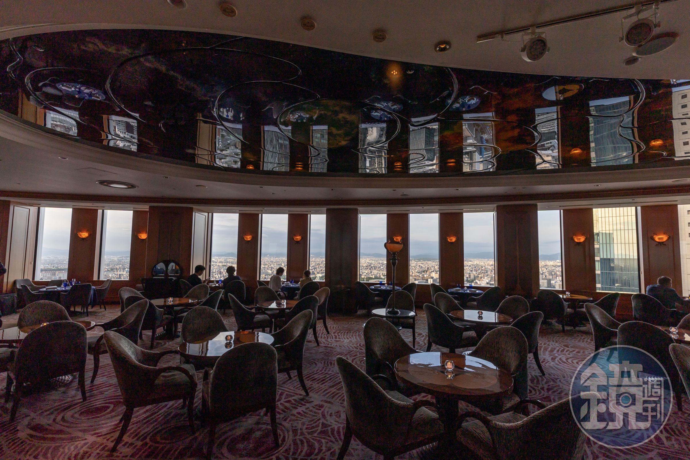 「Sky Lounge ZENITH」位於最高樓層,可一邊小酌一邊俯瞰名古屋城市夜色。