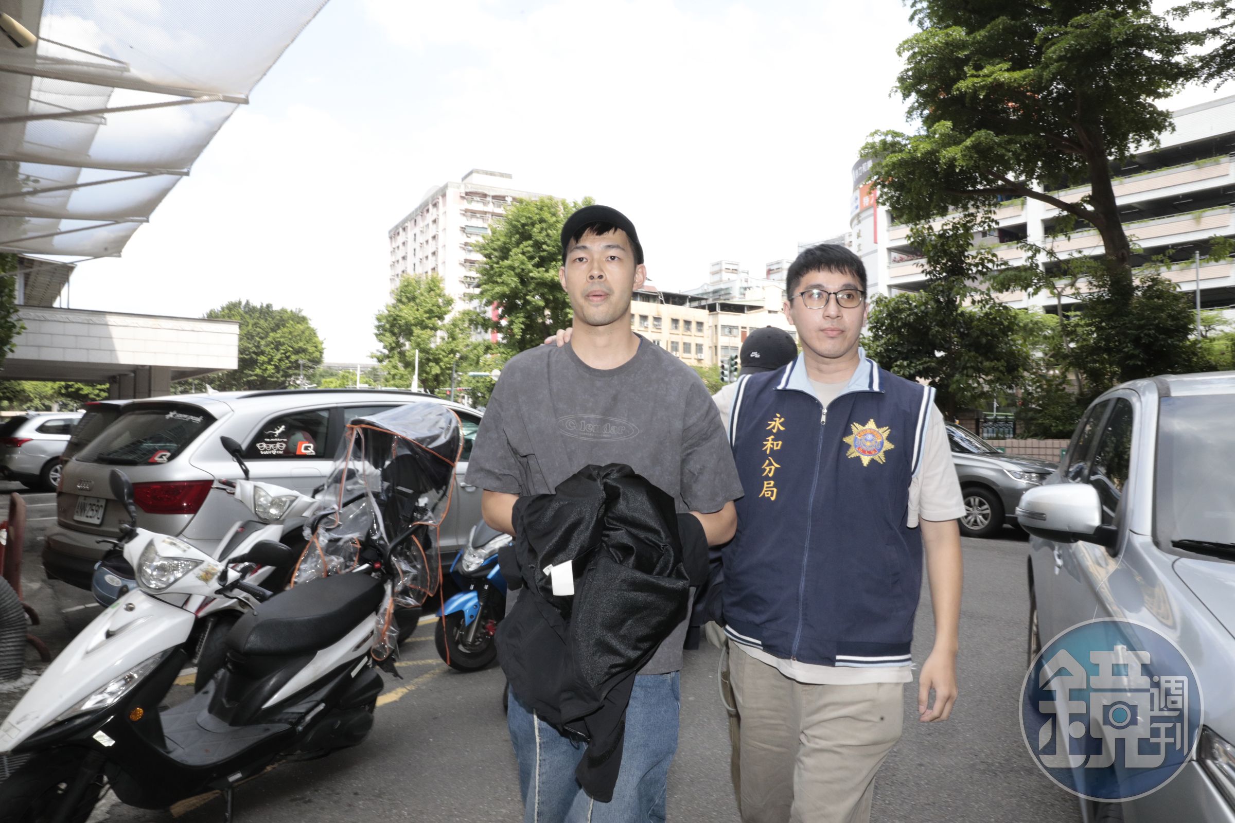 陳大天（小蝦）以25萬元交保。