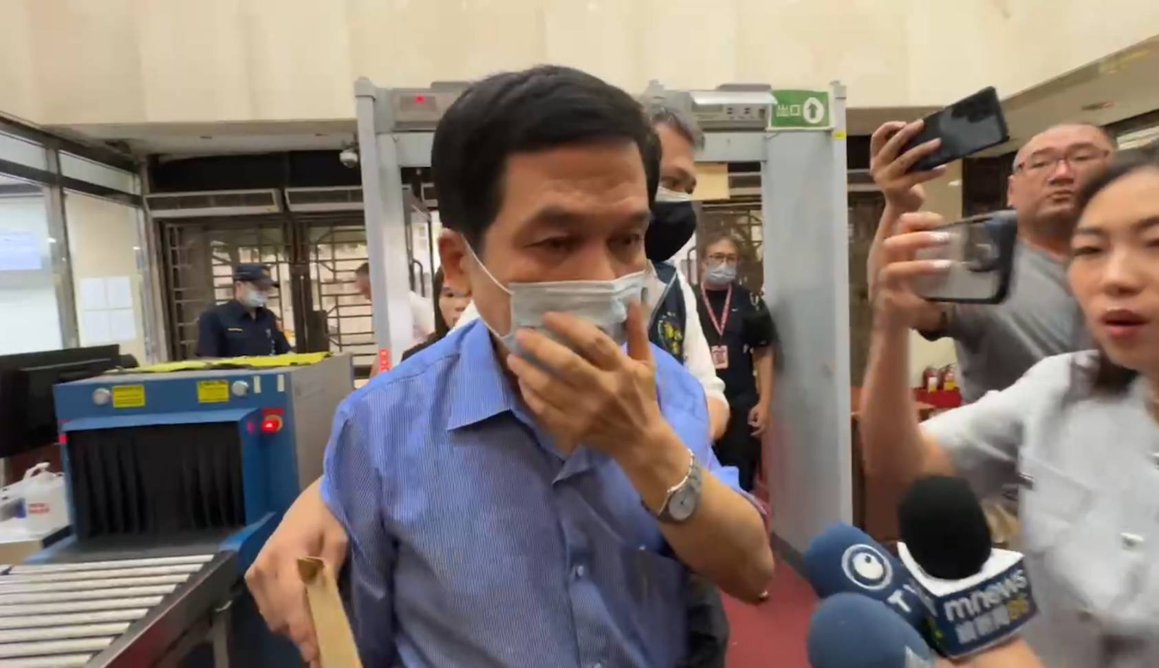 台北市前都發局長黃景茂今以京華城案圖利罪被告身分移送。