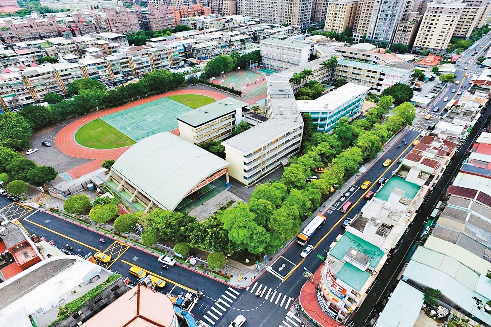 新北市在碧華國中舊址建造「銀新未來城」,仿效日本打造「附服務全齡宅」。(新北市衛生局提供)