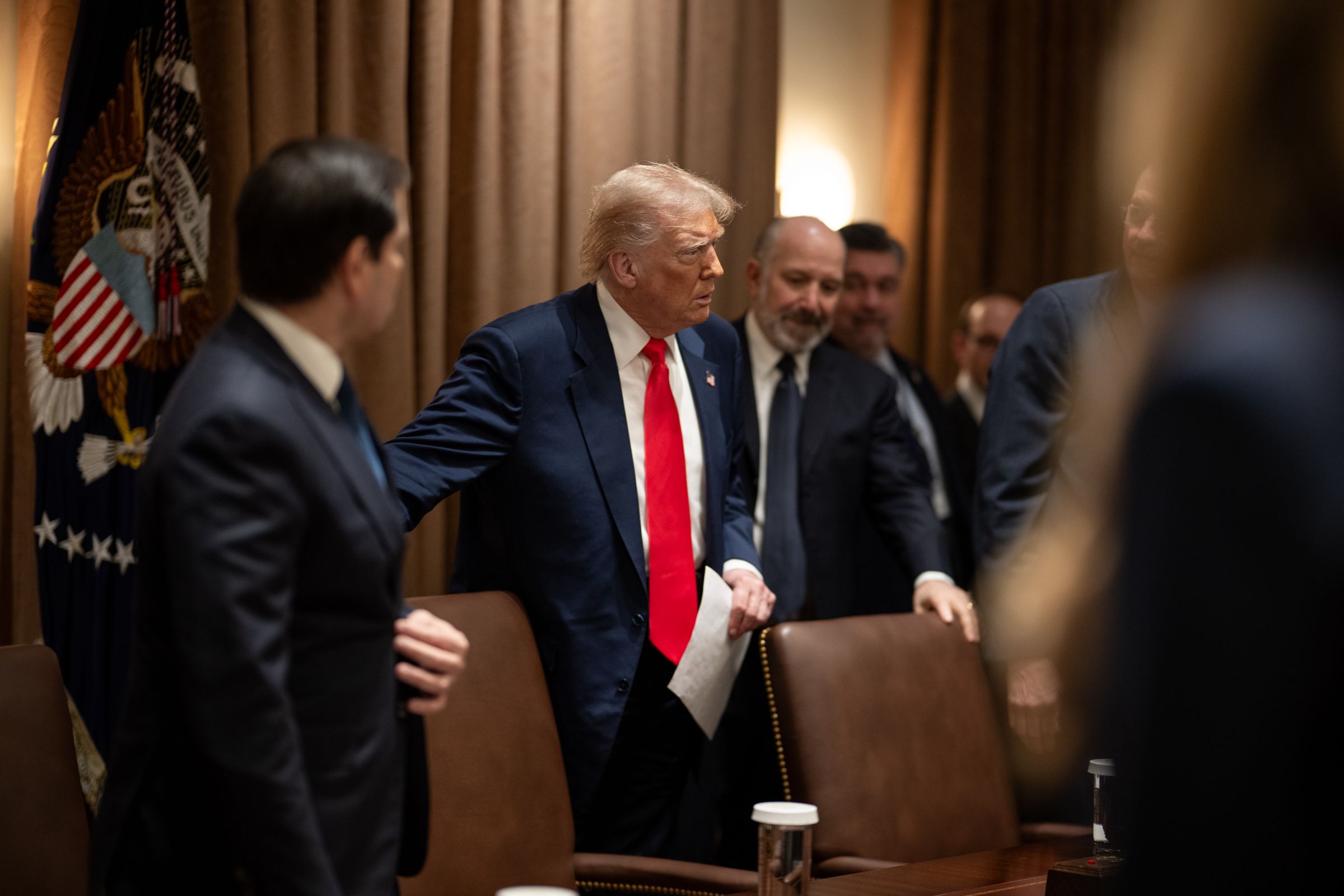 面對內閣衝突升溫，川普近日出手做出指示。（The White House Flickr）