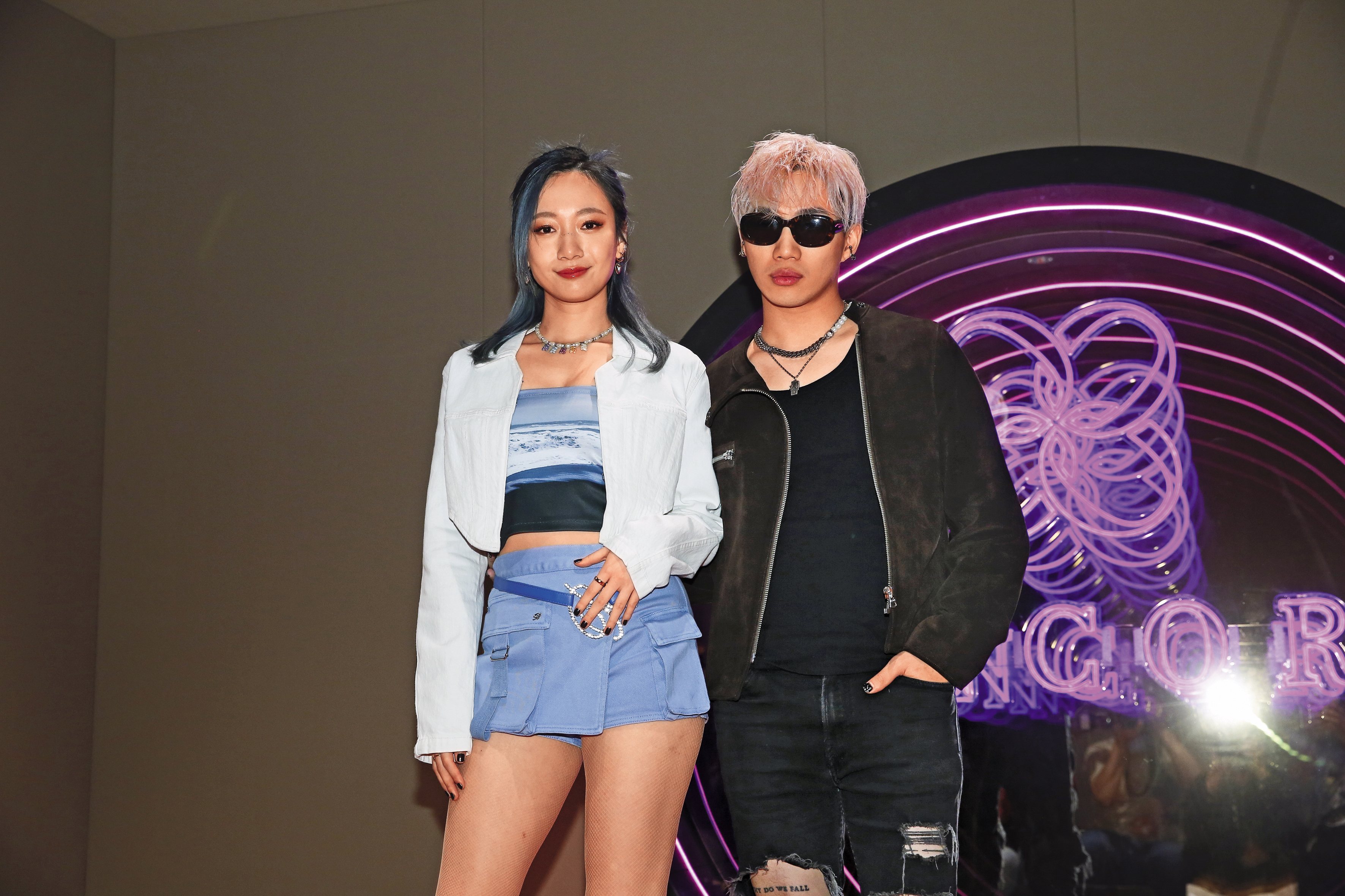 吳卓源（左）與ØZI（右）曾經密切來往，一度令人聯想是否宣布戀情。