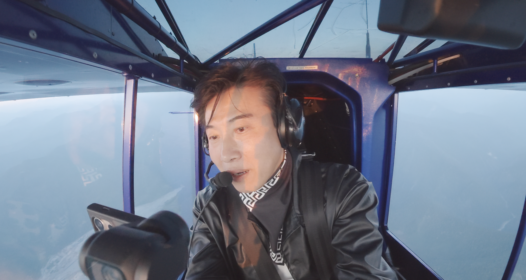 獨家／陳鴻跨學術界體驗鬼故事　60歲首搭輕航機克服失事陰影