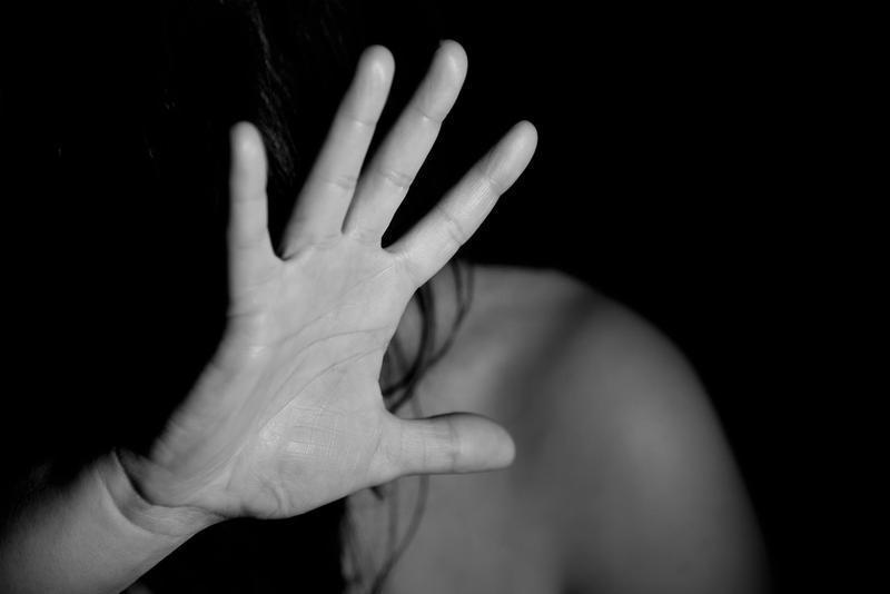 印度一名17歲少女慘遭輪姦,隨後更被殘忍殺害。(示意圖,pixabay)
