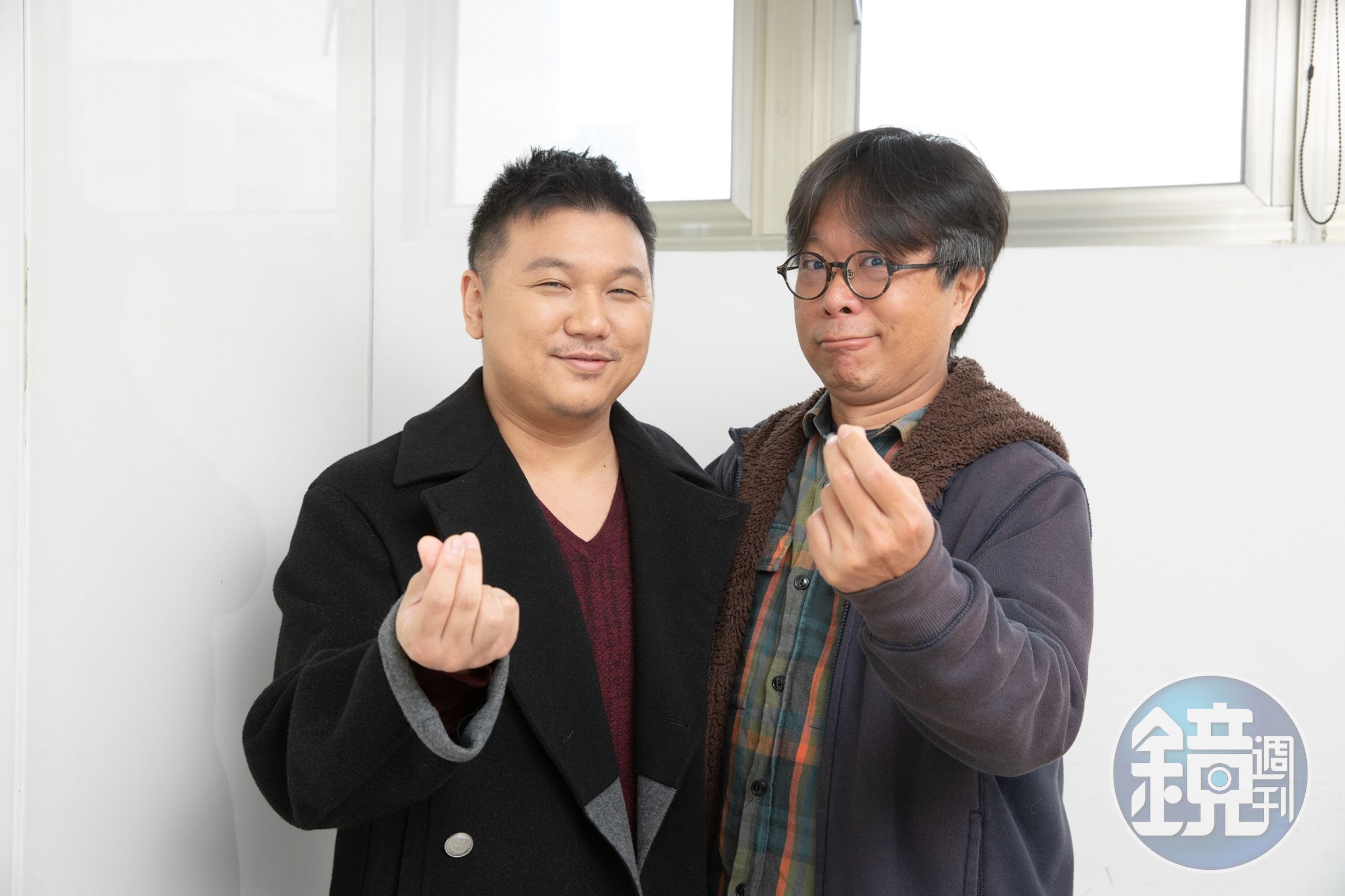 導演王鼎霖(左)與美術指導王誌成(右)共同發想,透過實景改裝與搭景拍出台式劫盜片風格。