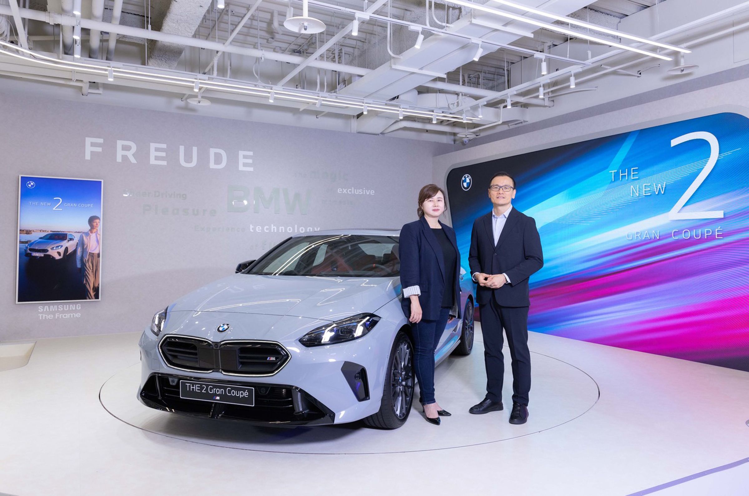 BMW集團台港澳執行董事Raymond(右)與BMW總代理汎德總經理Rebecca(左)一同蒞臨全新BMW 2系列Gran Coupé 發表會