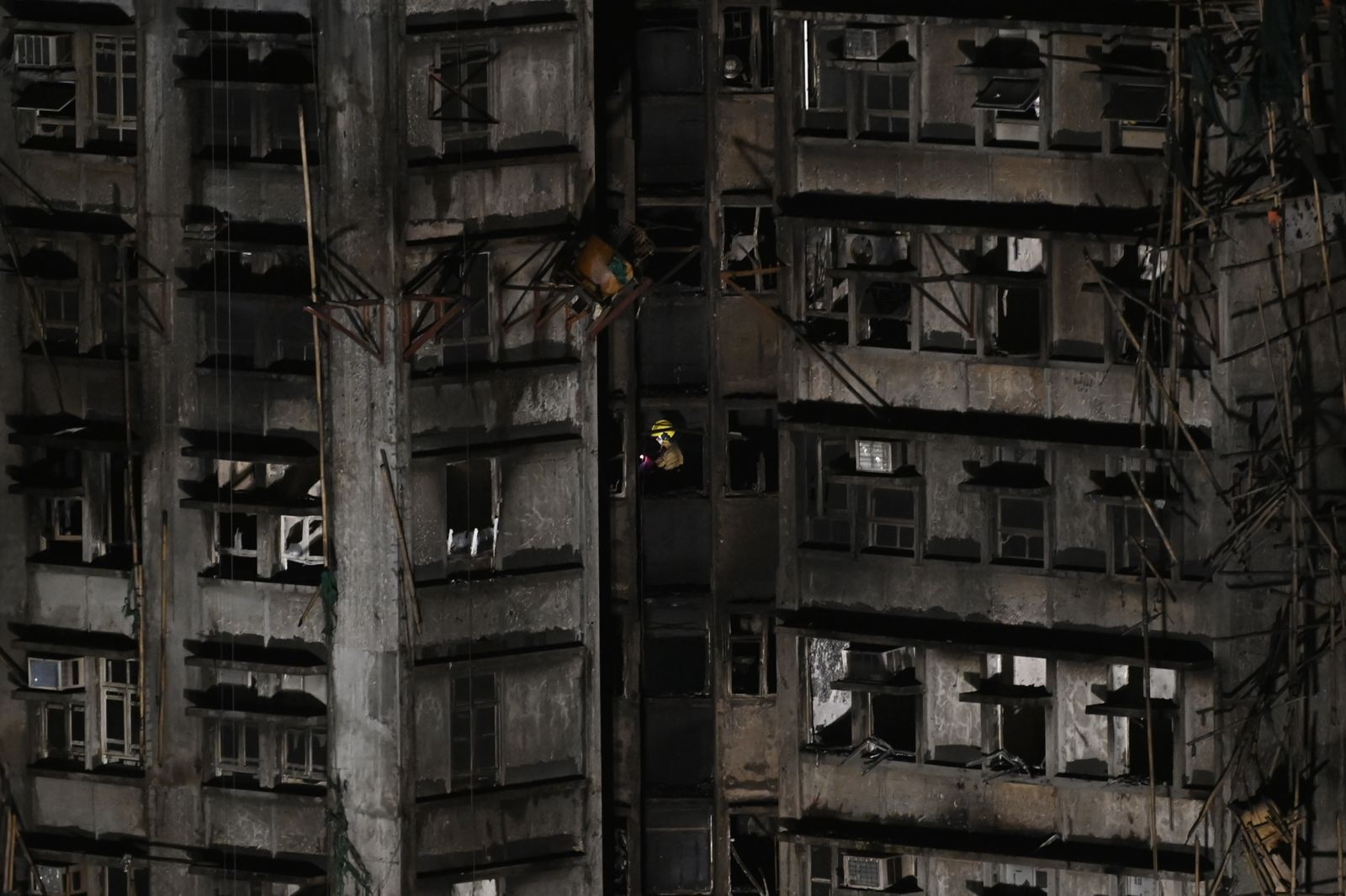 香港大火／大逆轉！最新棚網送驗結果「7樣本不合格」　死亡人數增至151