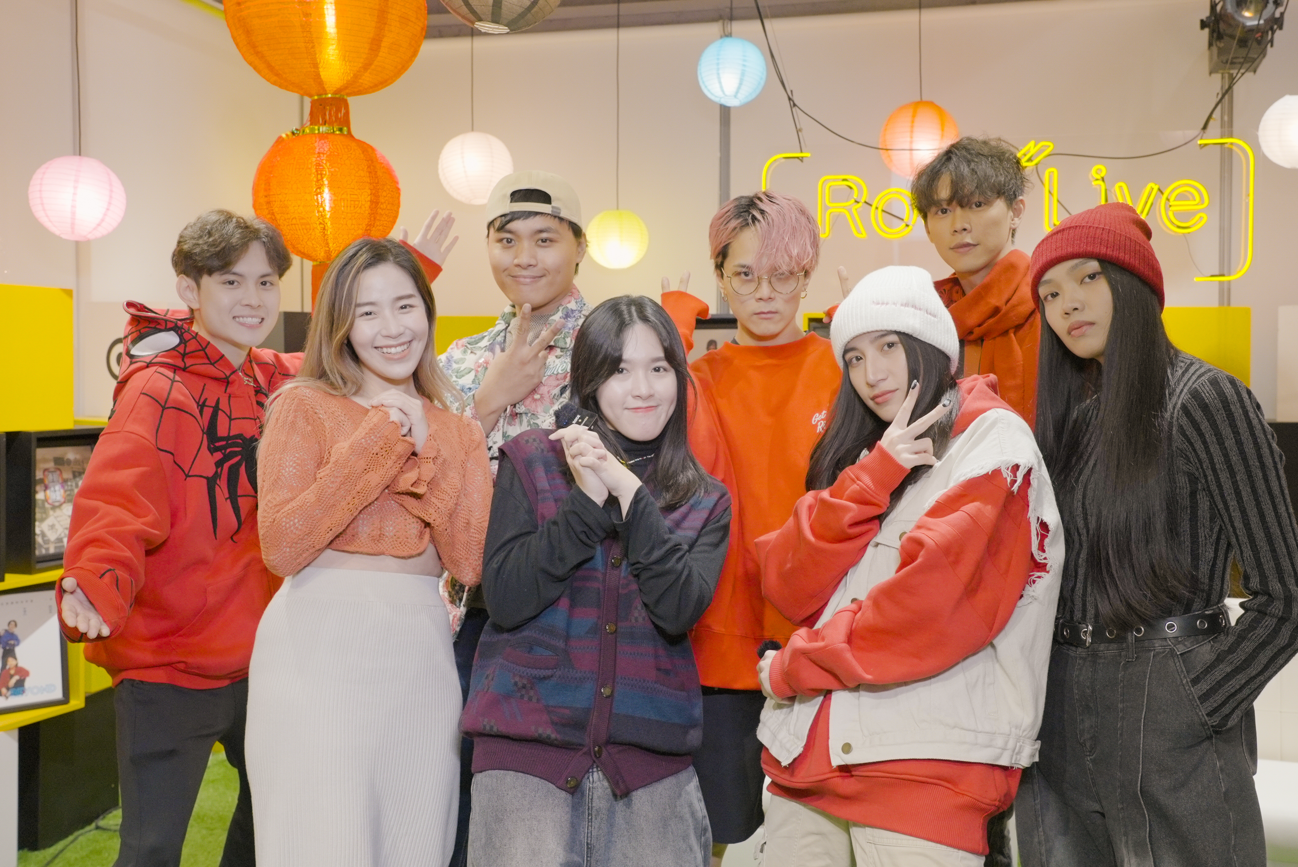 《滾石摘星號》選手透過節目讓大家聽到他們的歌聲，（左到右，鄺澤東、葉柔、薩布洛、wann、花二銘、Kaį、柯喬凱、Lexa。）（滾石音樂提供）