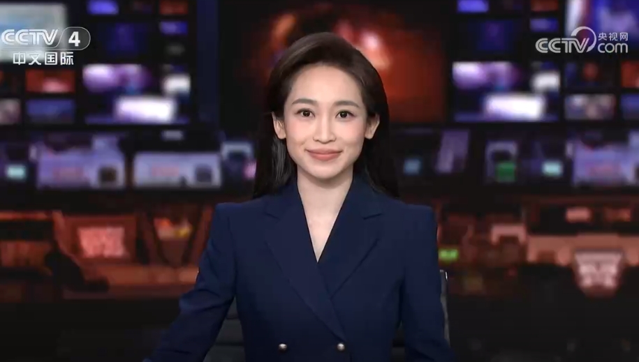 中國《央視》近日迎來另一位「00後」主播陶憶雯。（翻攝自央視節目官網）