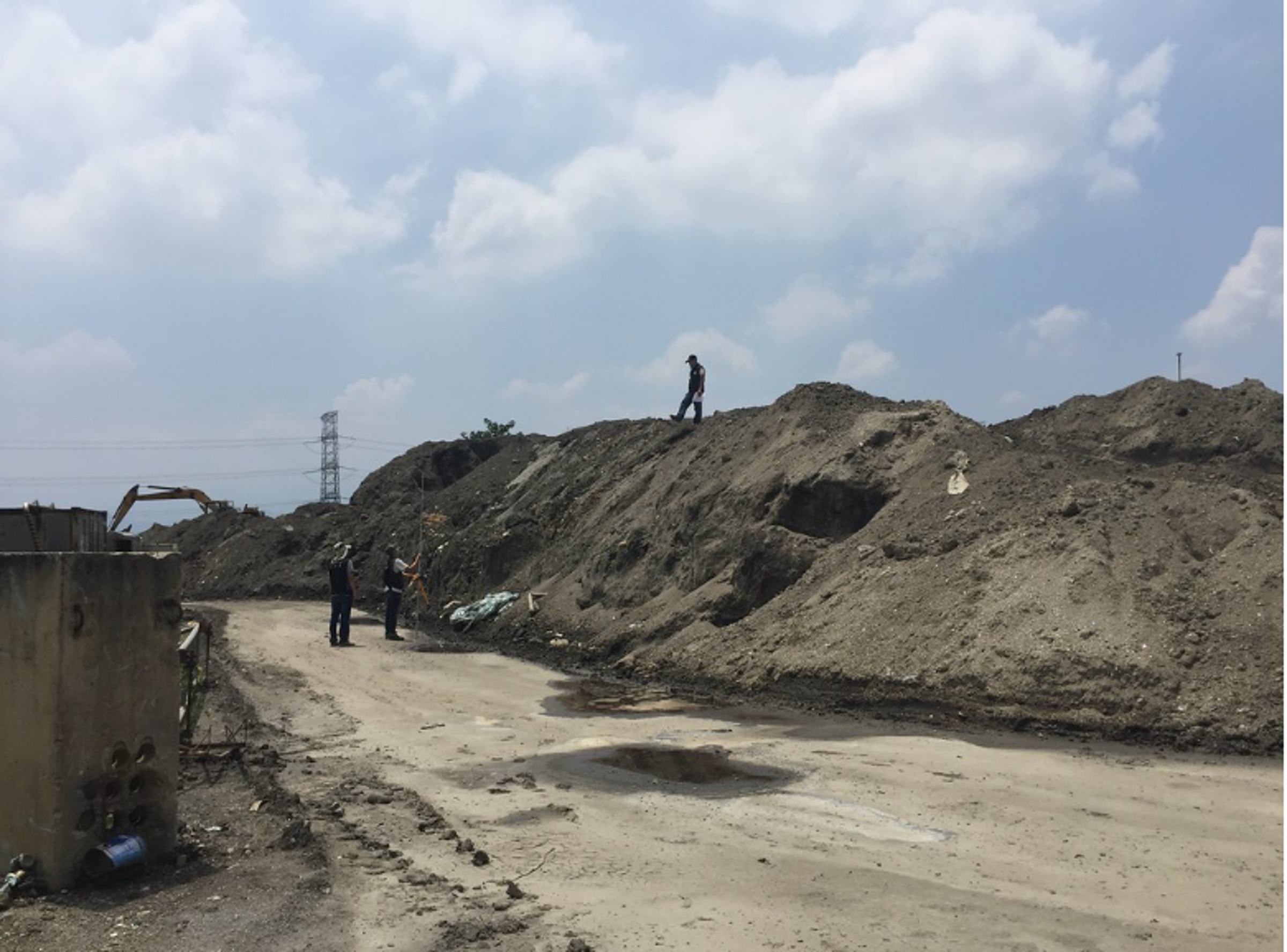 2020年彰化爆發史上最大汙泥棄置案,未處理汙泥堆積高達14萬噸,現場於2022年6月復原。(環境部提供)