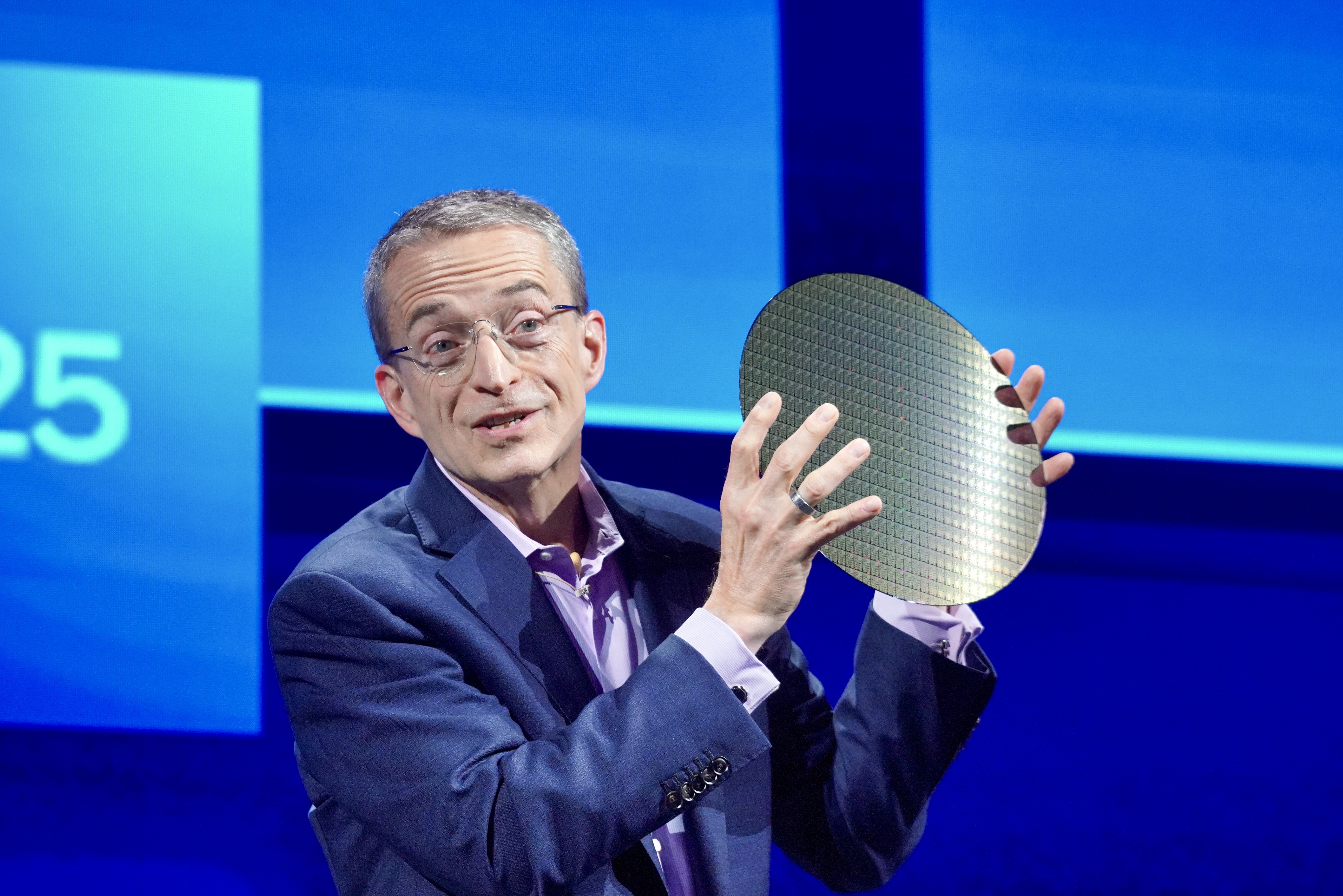 英特爾執行長季辛格4日現身COMPUTEX主題演講，大讚台灣供應鏈的重要性。