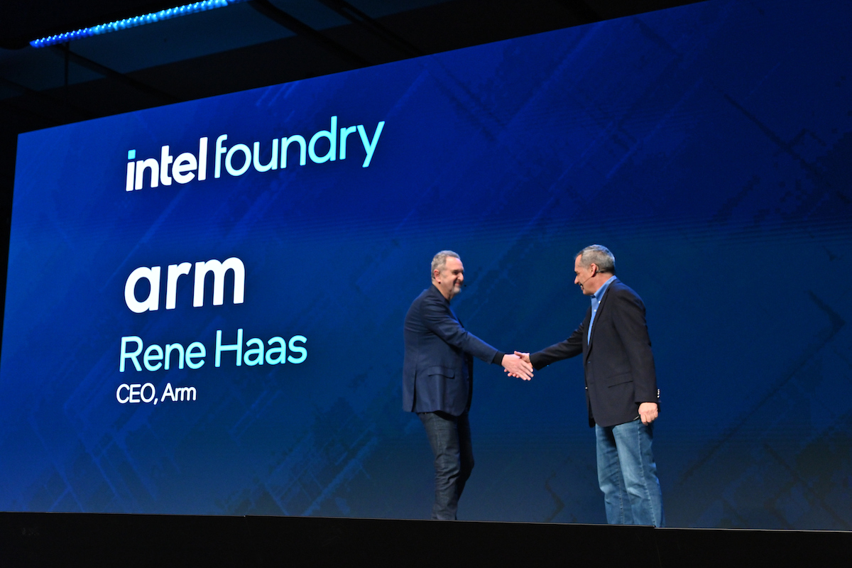 英特爾晶圓代工服務大會罕見找上Arm站台，足見搶占台積電晶圓代工市占決心。（翻攝自Intel News X）