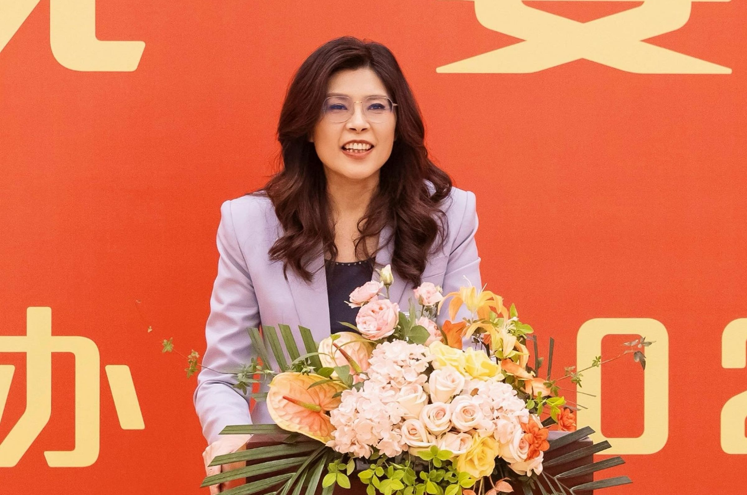 鄭麗文今搭機赴上海後轉高鐵到南京,出席中共中央台辦舉辦的晚宴。(翻攝自鄭麗文臉書)