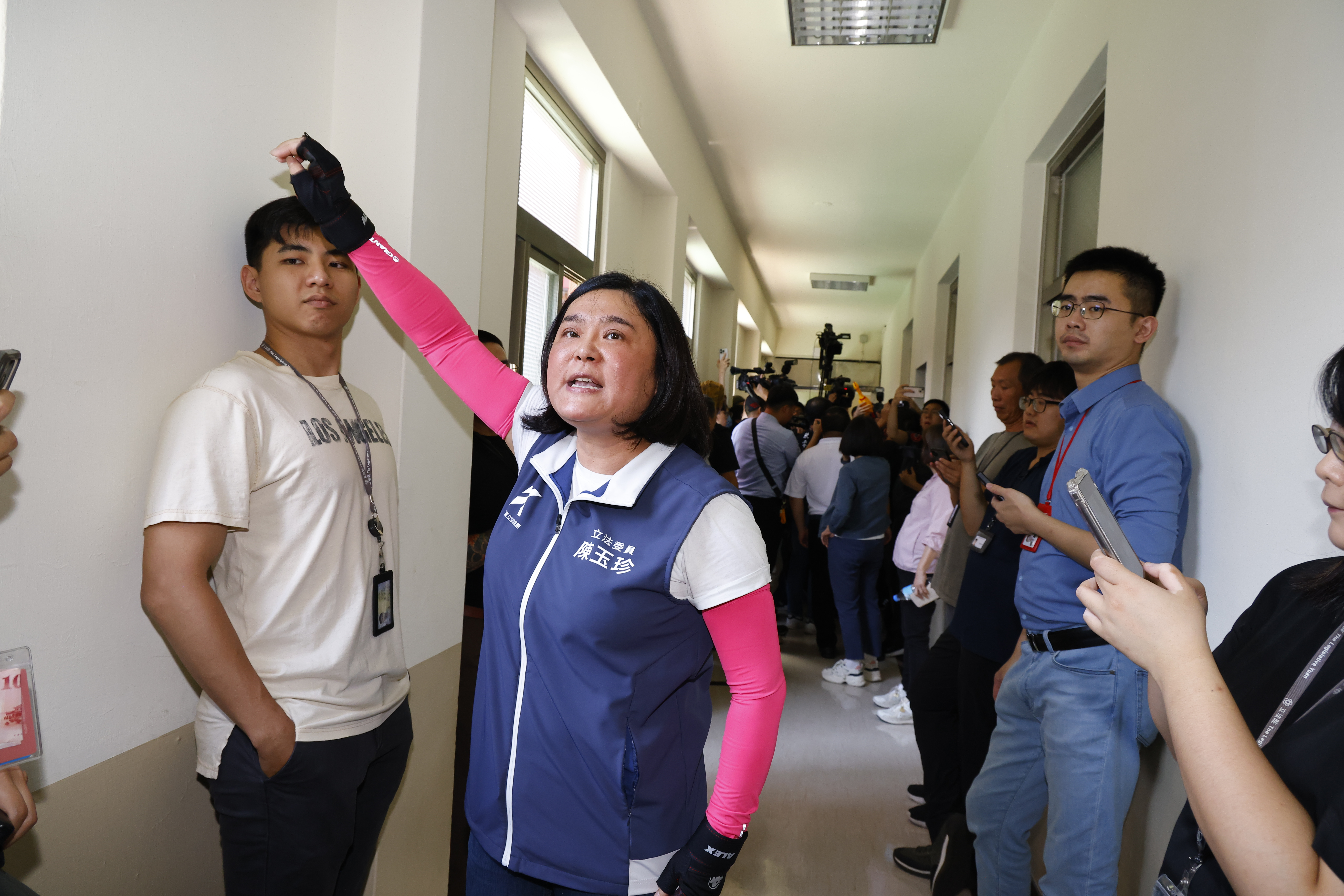 金門縣驚爆全島大停電，立委陳玉珍要台電給交代。