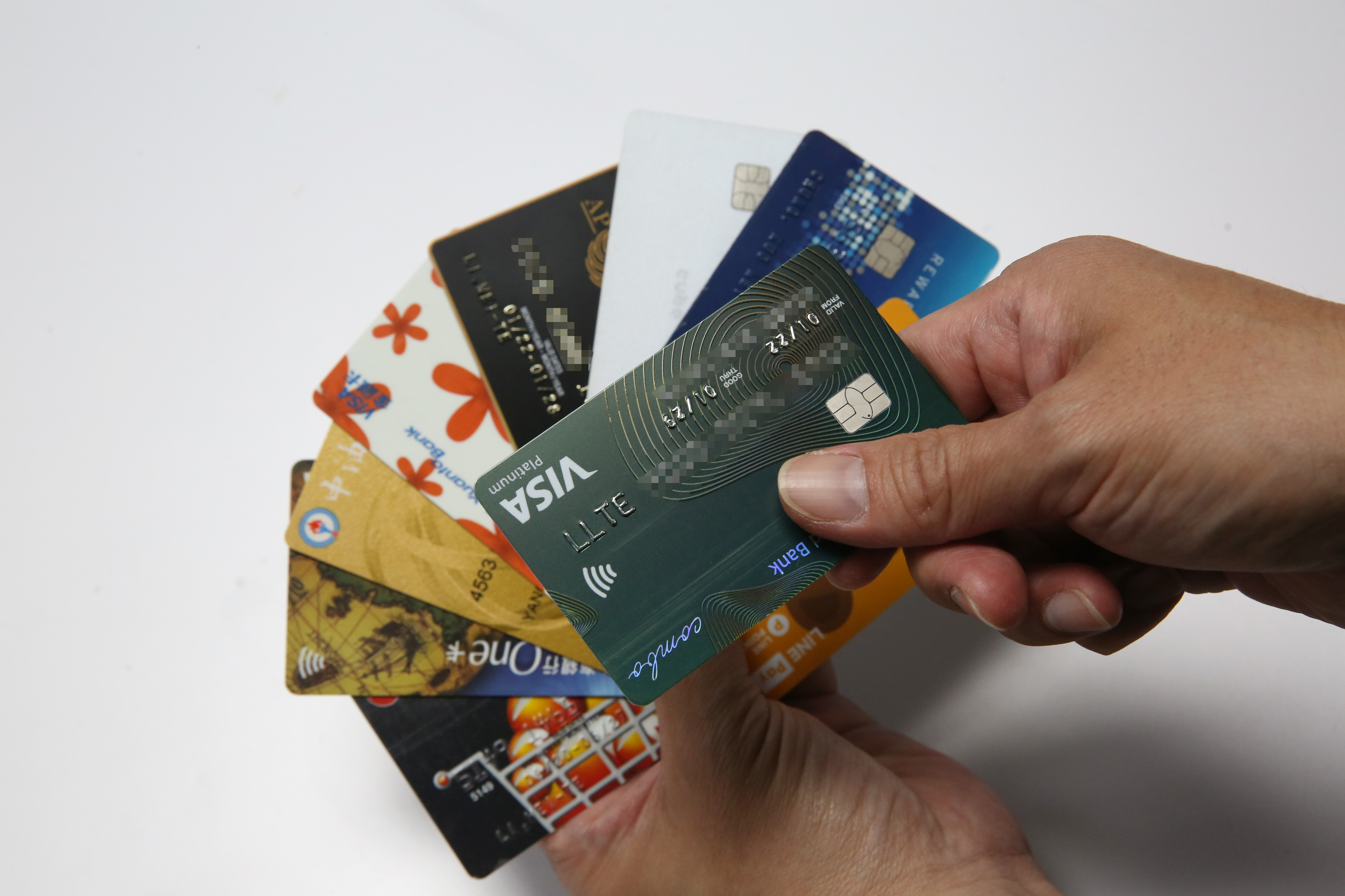 今年刷卡繳稅與往年相比，現金回饋比例下降不少。