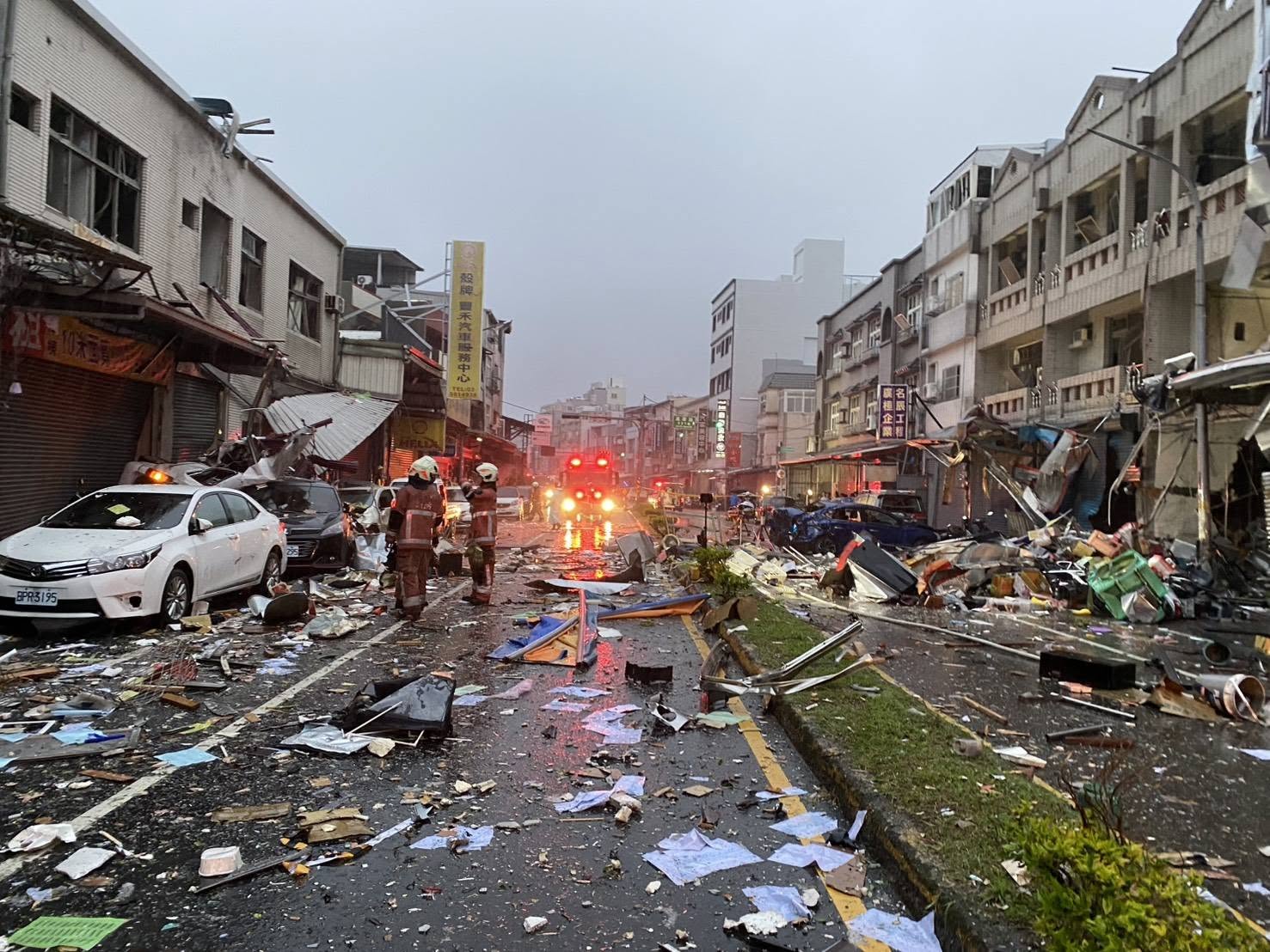新竹市東區高翠路一間連鎖便當店昨（9日）凌晨發生氣爆，釀2死2傷。（翻攝Sweety施淑婷臉書）