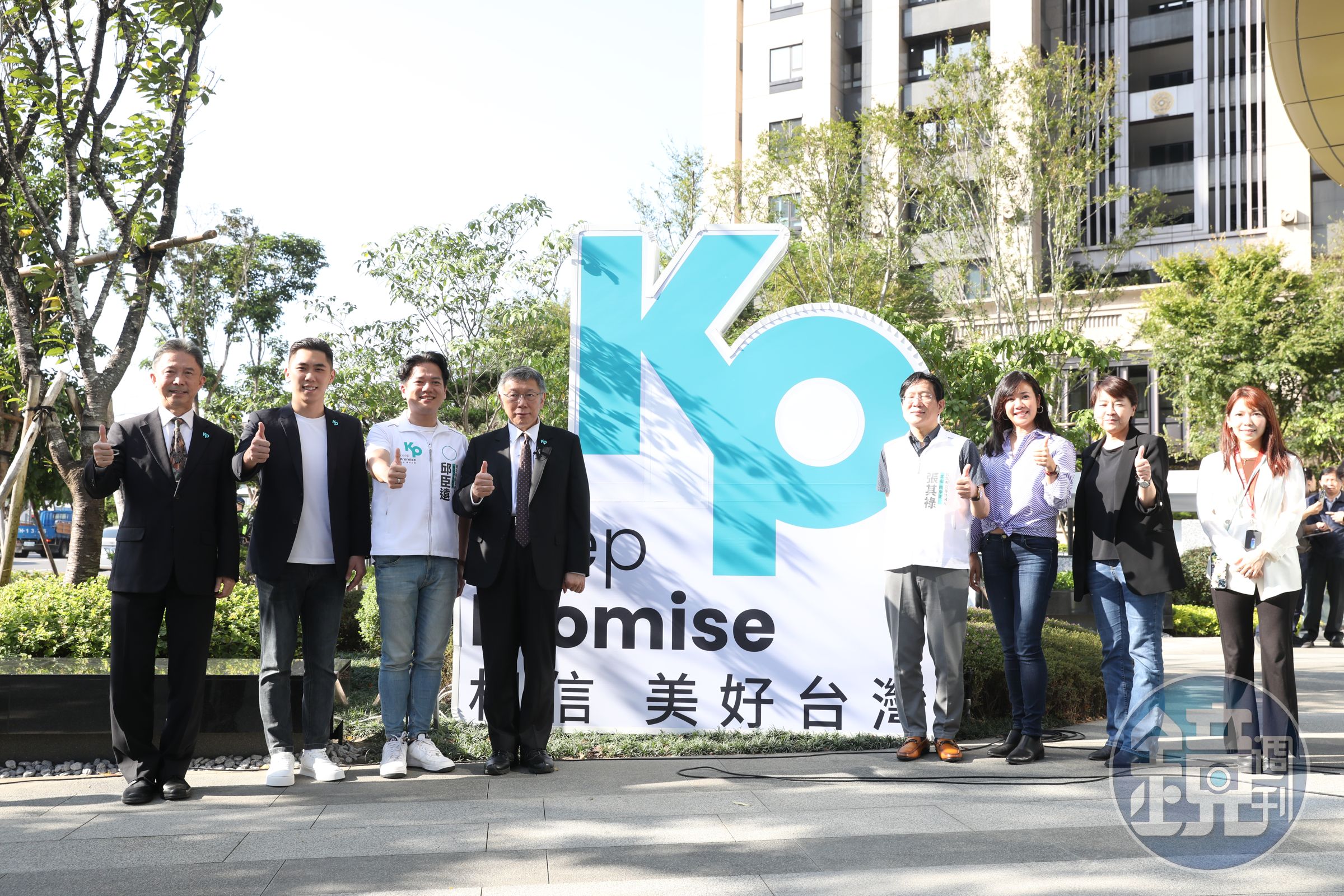 媒體詢問是否曾當面嗆侯友宜「柯志恩或韓國瑜出來都比你強」?柯文哲沒有正面回應。