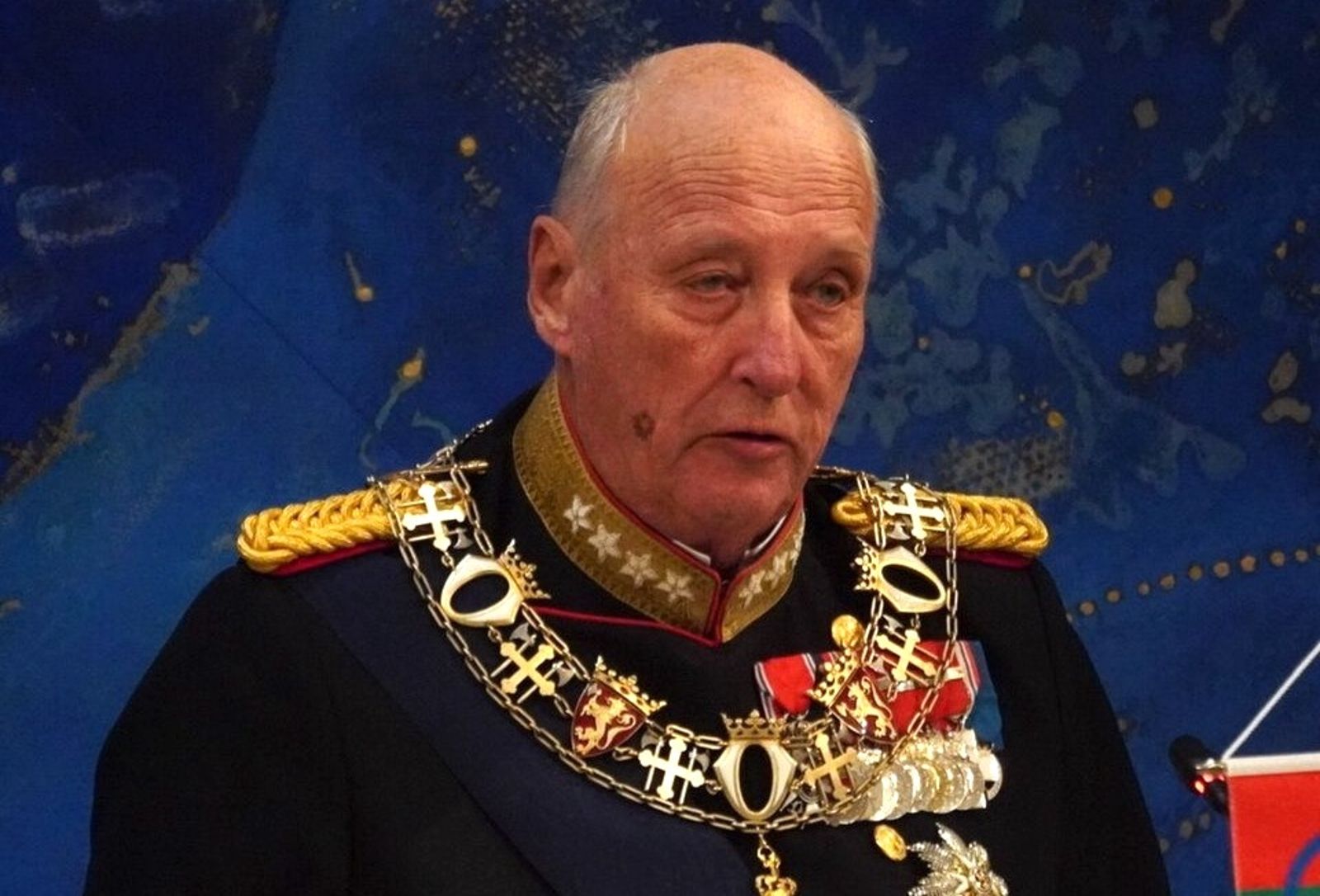 89歲挪威國王病情「非常嚴重」!王室成員急奔醫院 首相取消出訪