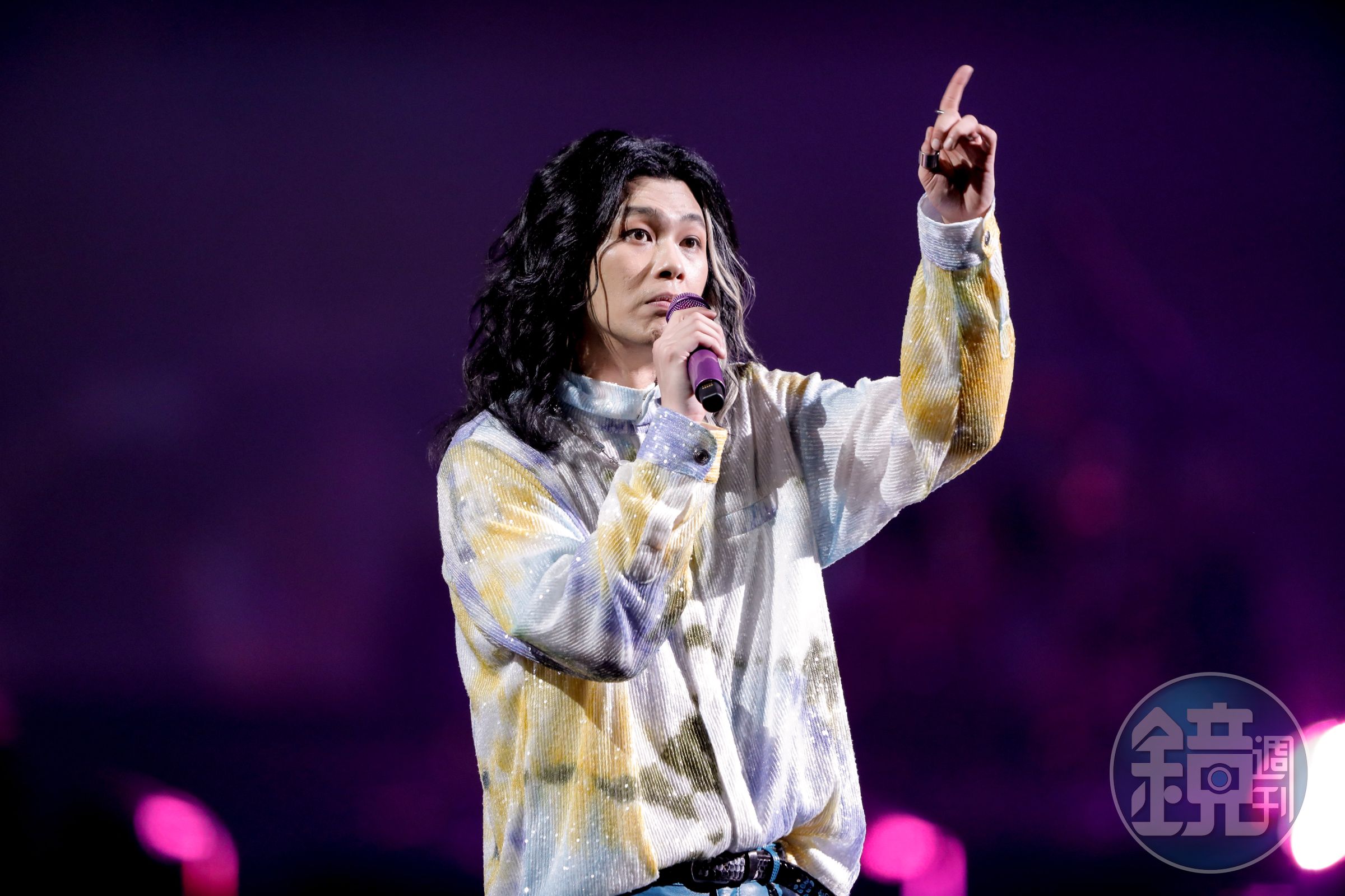 麋先生主唱聖皓的奶奶因住院無法來看演唱會,聖皓在演唱會上請大家為阿嬤集氣。
