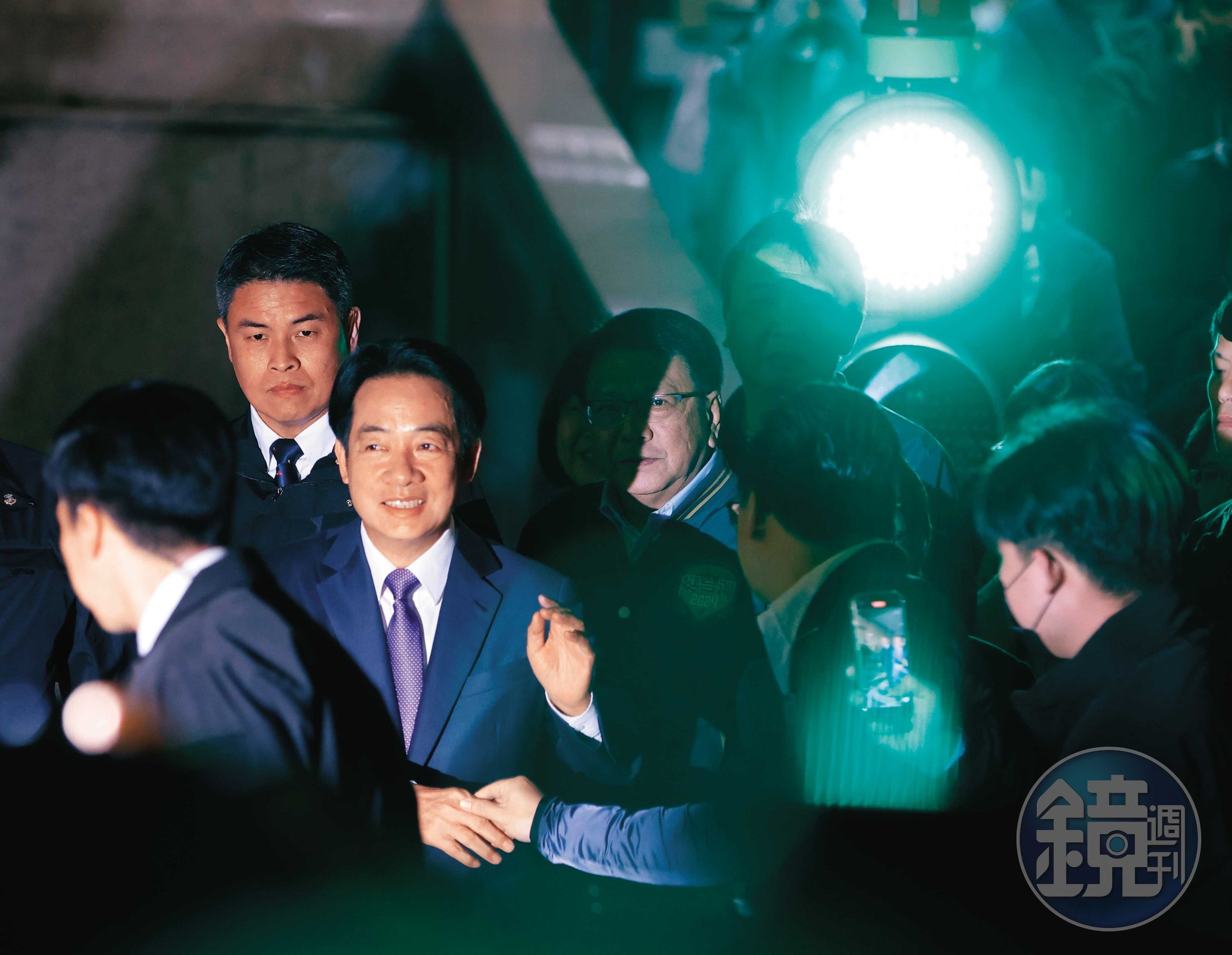 賴清德當選總統,但流失大量年輕選票、青年「由綠漂白」挺柯,焦慮在綠營內部悶燒。