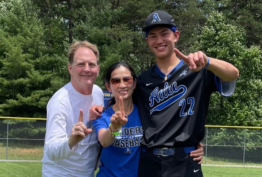 就讀維吉尼亞大學的尤德被點名有台灣血統，他的個人社群平台也時常放出和家人的合照，母親疑似為台灣人。（翻攝自Instagram @noyodaaa）