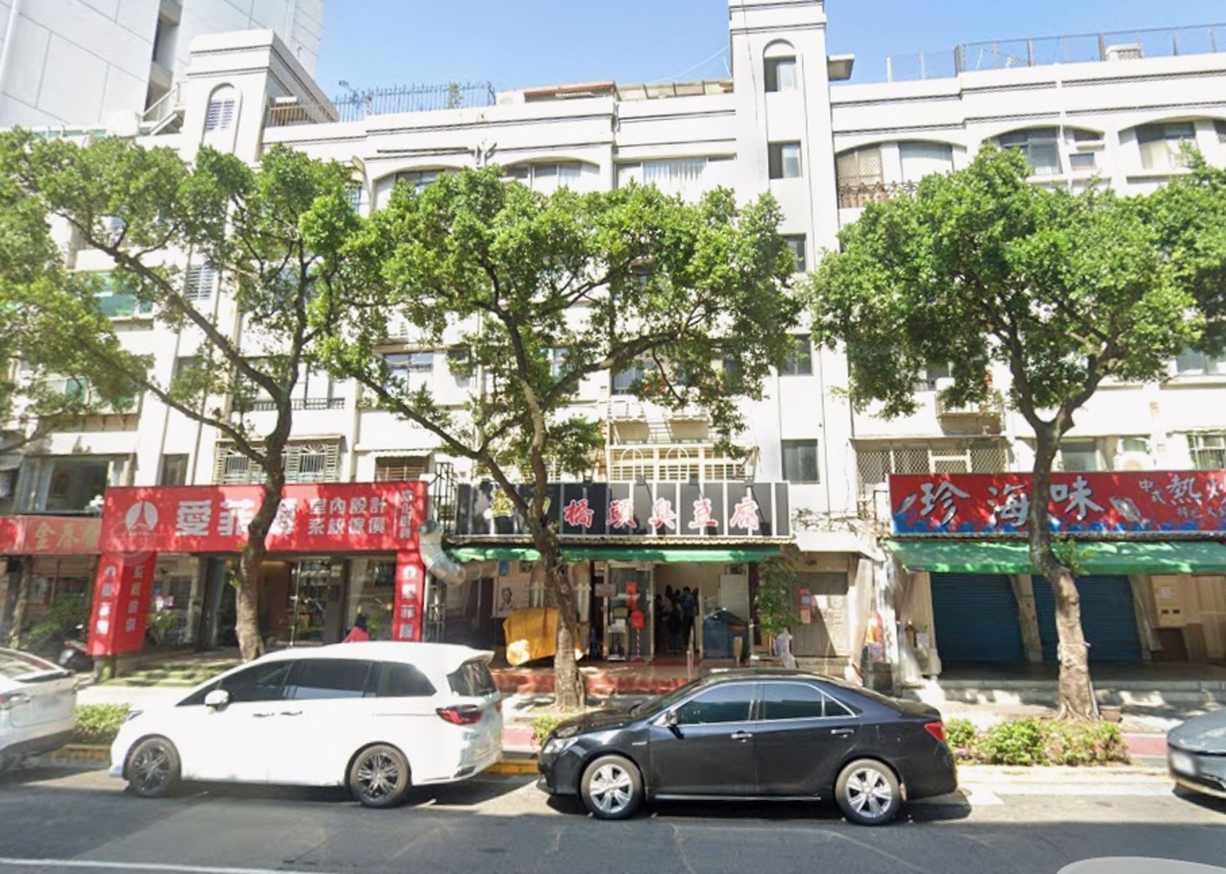 玉里橋頭臭豆腐台北店遭居民指控排放臭味影響到日常生活。（翻攝自Google Maps）