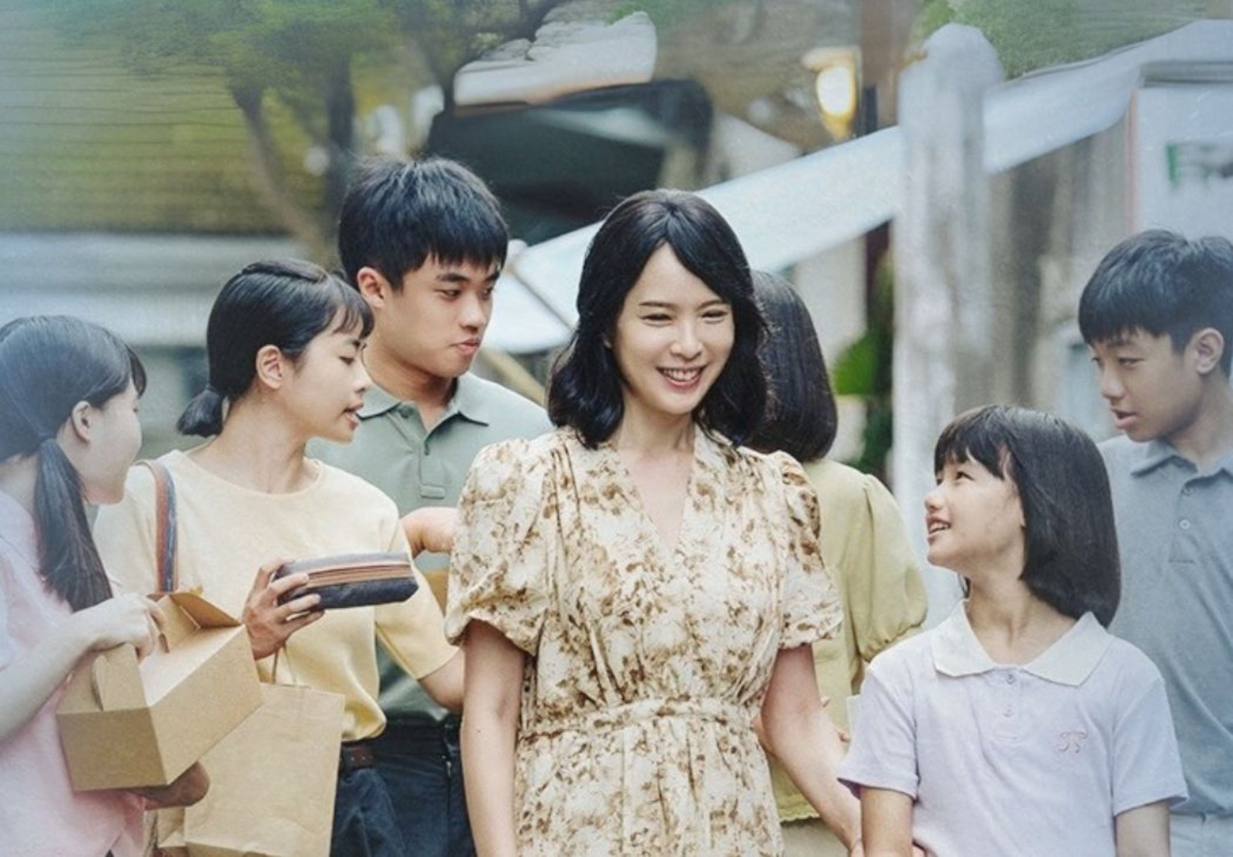 天心在《我們六個》飾演善良陽光的母親。(大愛提供)