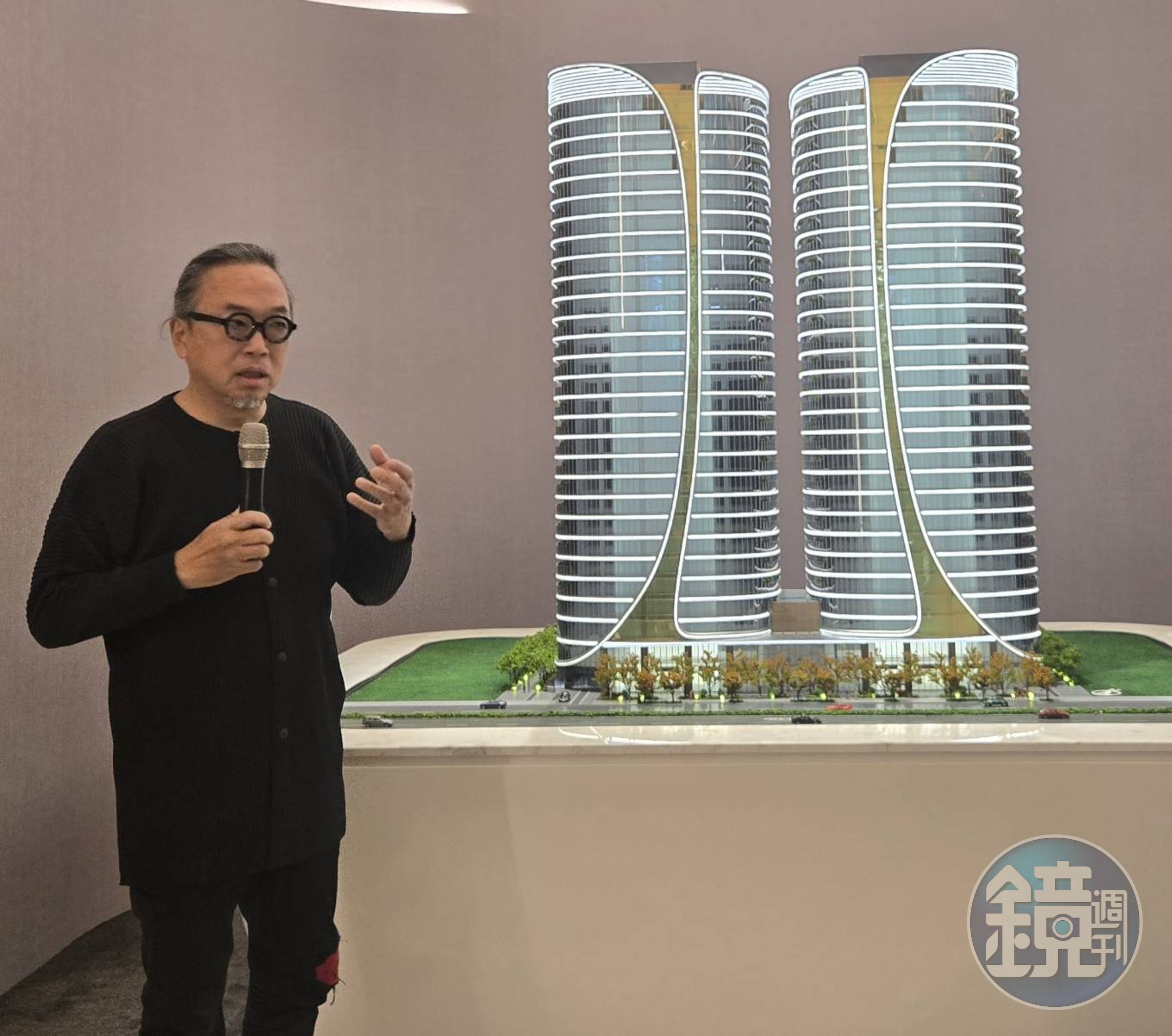 國家壹號廣場建築外觀由國際地標建築事務所Aedas操刀,Aedas的全球設計董事溫子先博士介紹,國家壹號廣場立面靈感源自蝴蝶破繭展翅的動態線條,象徵企業蛻變、創新與成長能量。