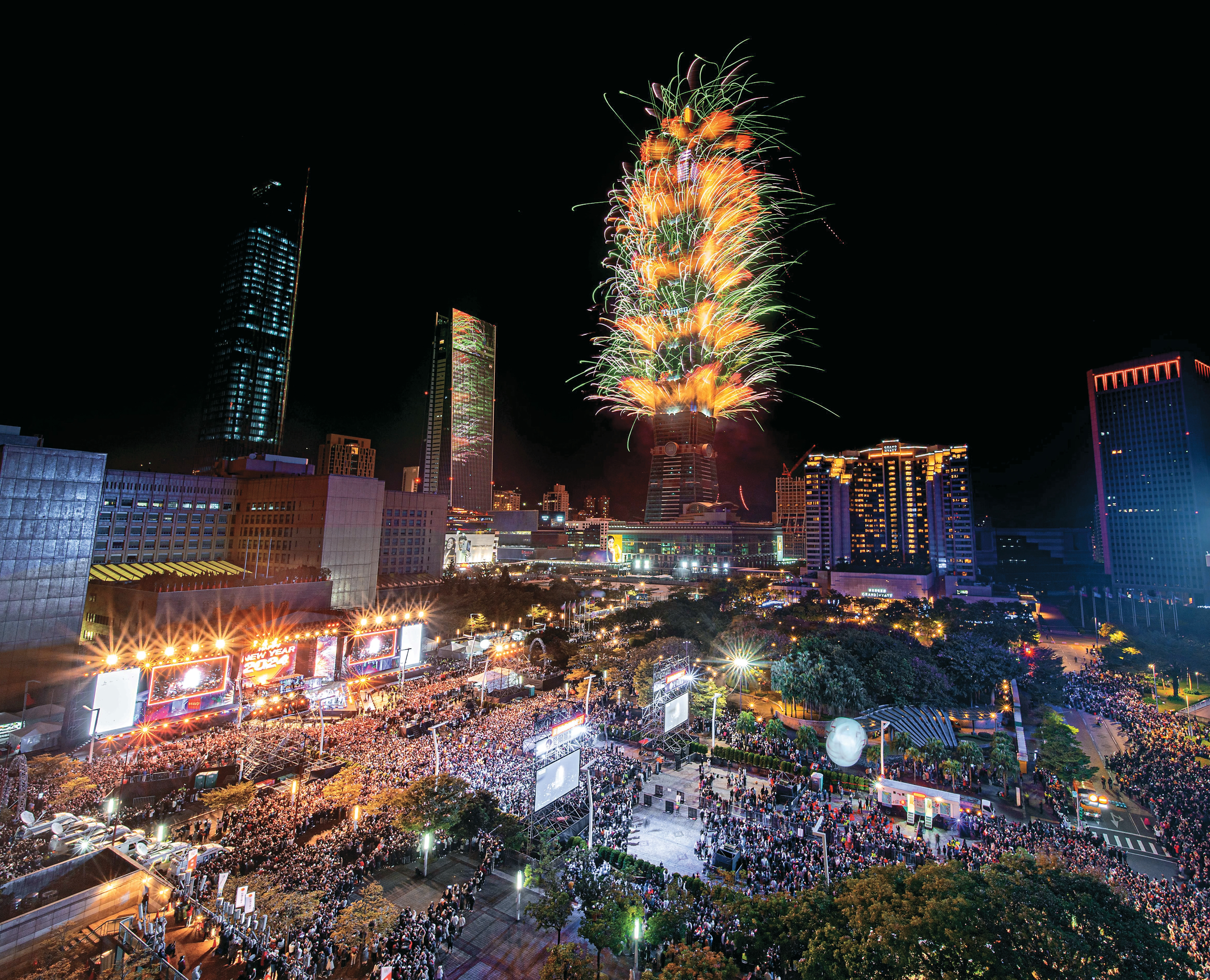  台北101煙火秀為台北的跨年夜增添絢爛奪目的光彩，使整座城市格外熱鬧璀璨。（圖／台北101）