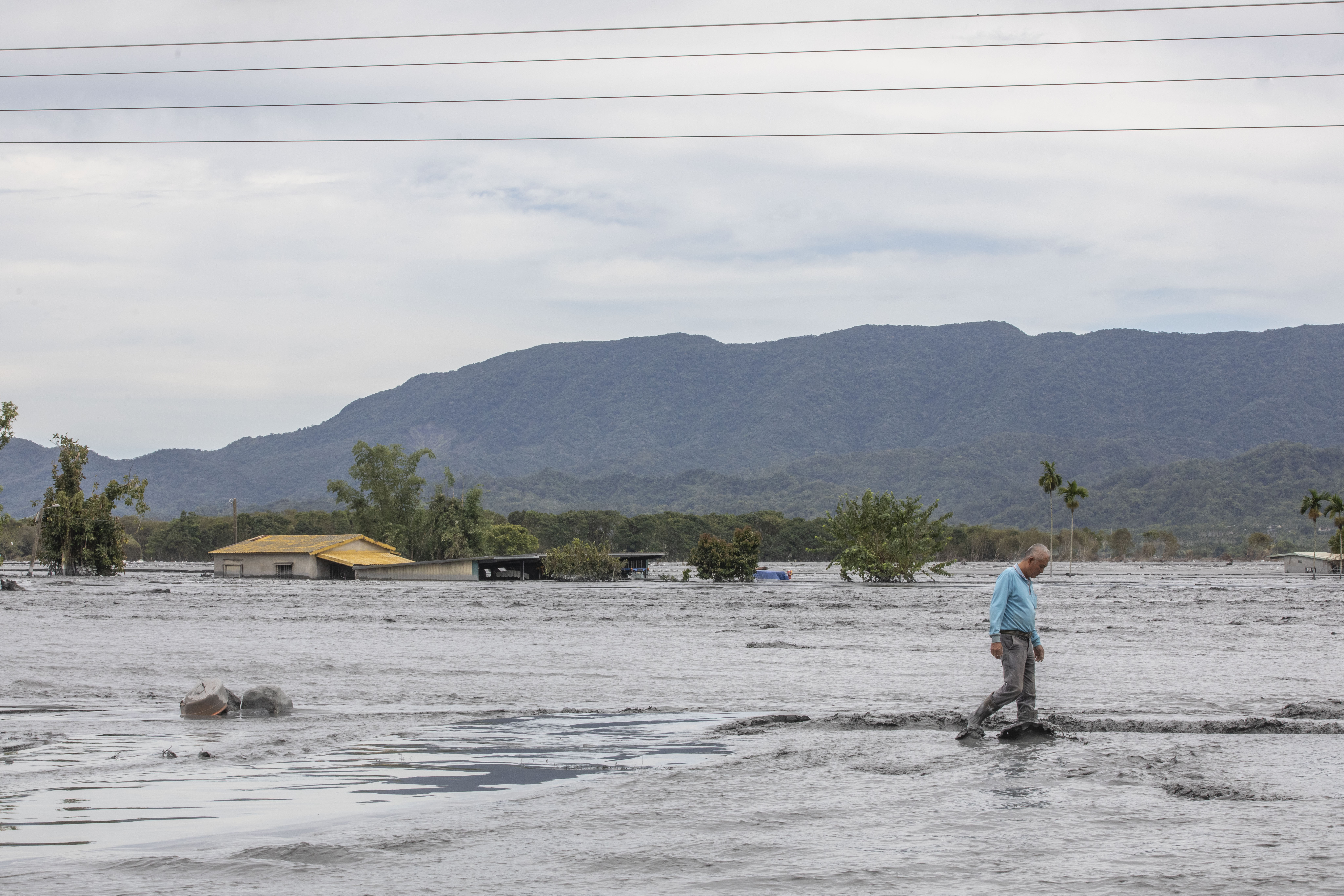 花蓮馬太鞍溪堰塞湖洪災造成嚴重災情。