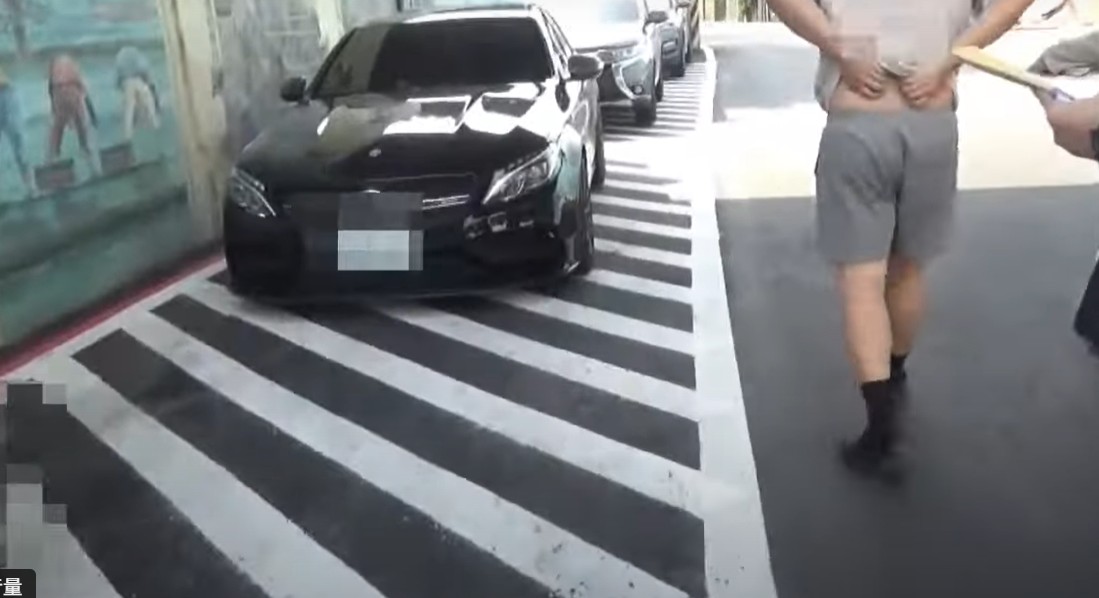 警方逮捕到張男等4人移送台中地檢署偵辦。（翻攝畫面）