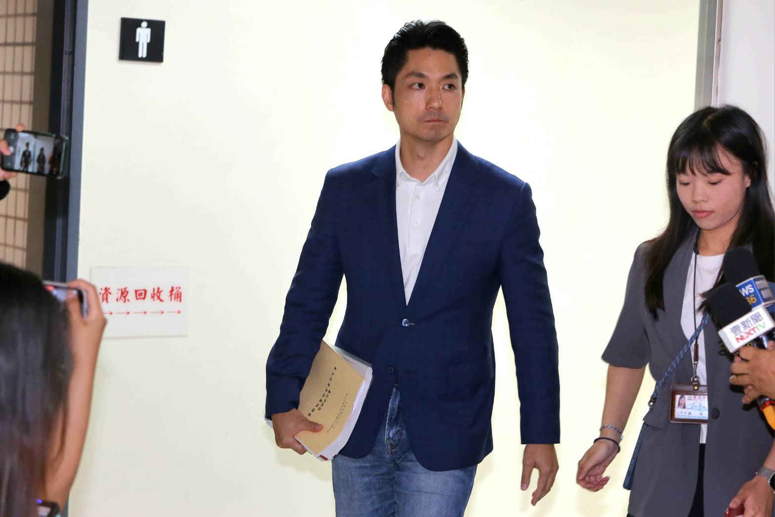 對於教育局長湯志民脫口稱,廚餘處理可與弱勢單位交流,蔣萬安今強調,「不會這樣做」。(鏡報姜永年)