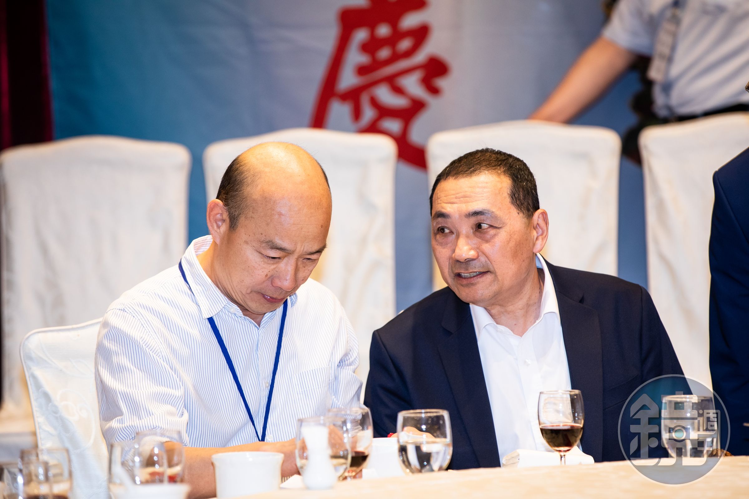 侯友宜（右）副手人選明天將公布，傳出黨內仍期待由韓國瑜（左）出馬搭檔參選。（本刊資料照）