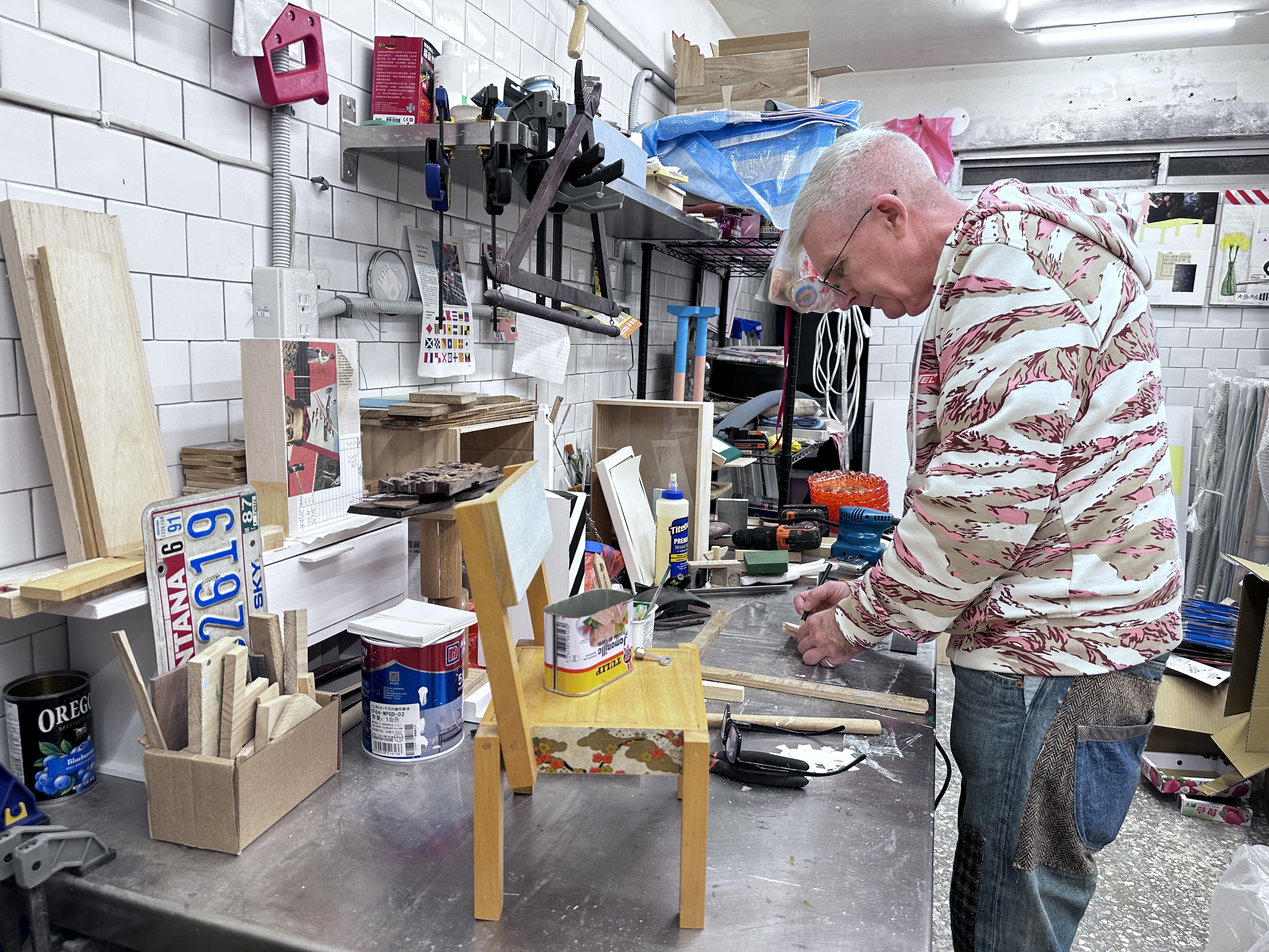 季漁生20年前首次踏上台灣這片土地就愛上，這是他第三次在台辦藝術展。（季漁生提供）