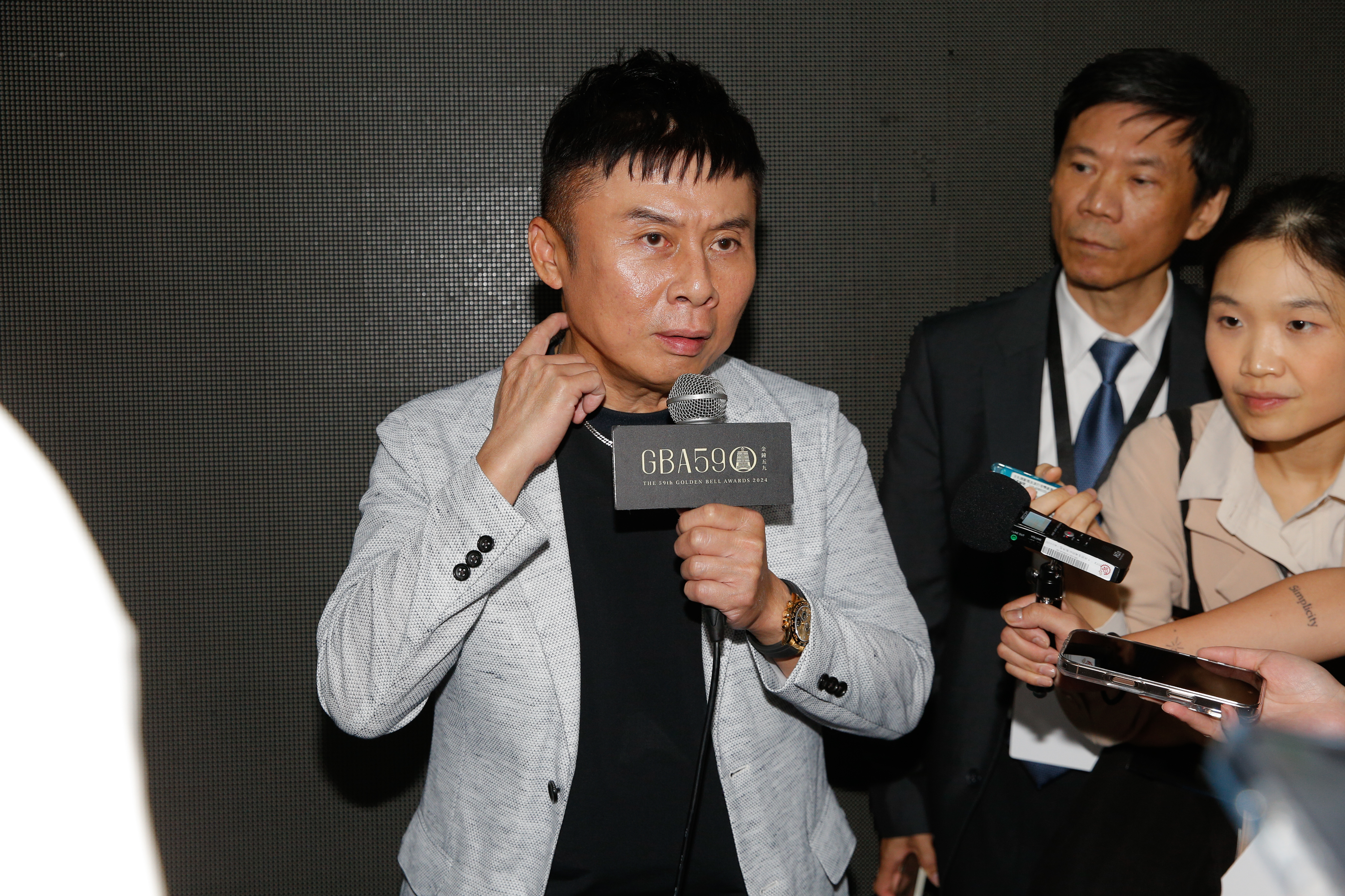 評審團主席劉思銘在典禮後接受訪問。