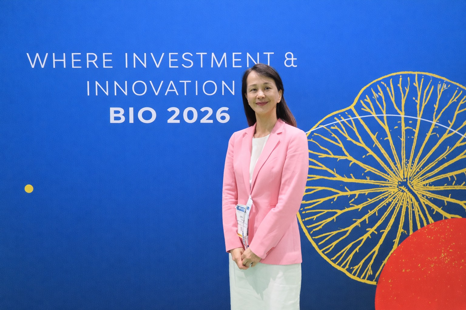 2025年6月袁照晶甫代表康霈出席世界生技大會Bio2025對來自全球業界發表研發成果，返上班日即被通知要求離職。但公司表示為其自行請辭。（讀者提供
）